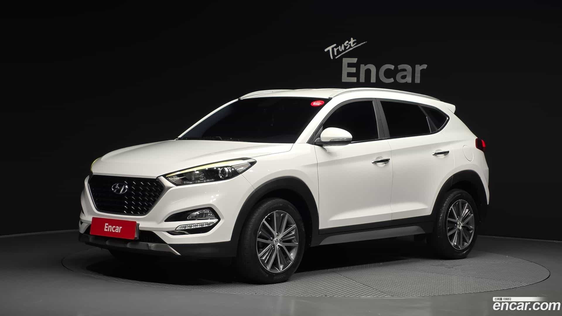 Tucson Hyundai 2016.10-OUTER-001