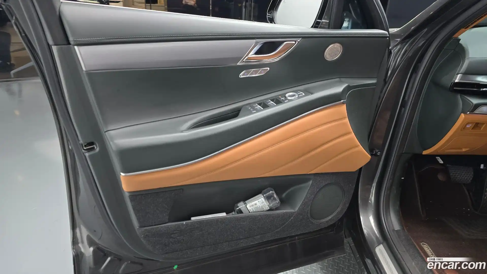 GV80 Genesis 2024.0-INNER-034
