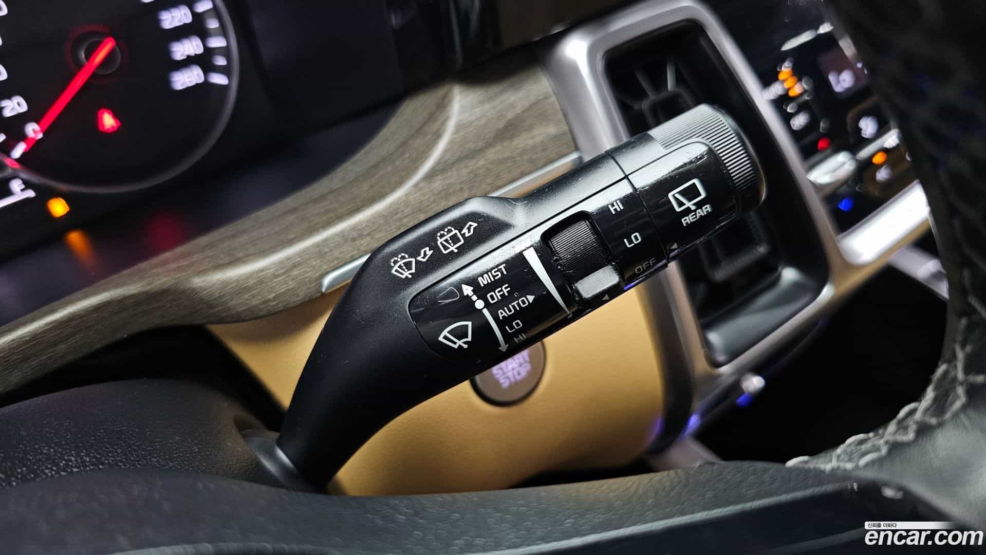 Sorento Kia 2021.4-OPTION-051