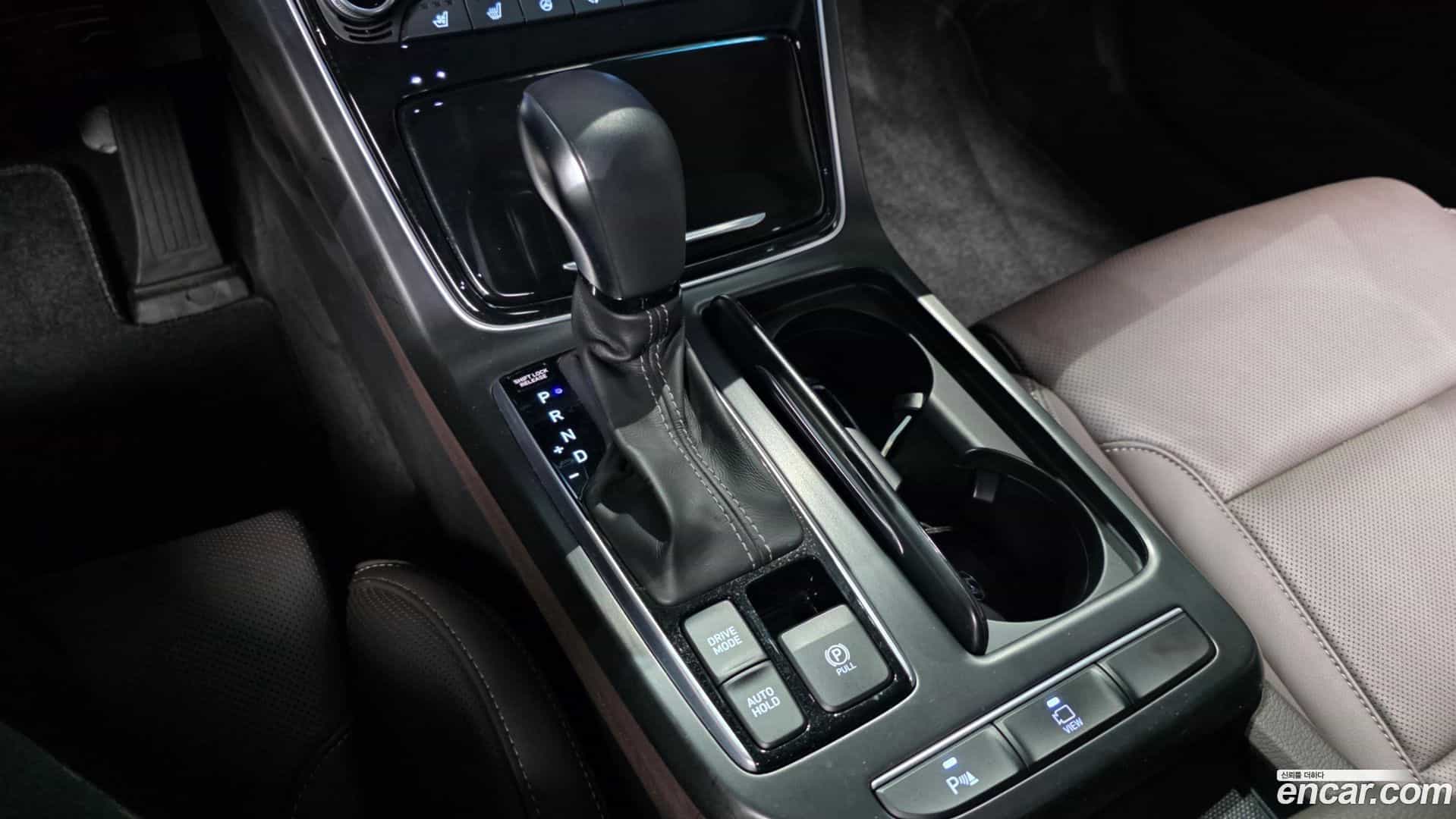 Grandeur Hyundai 2017.5-INNER-009