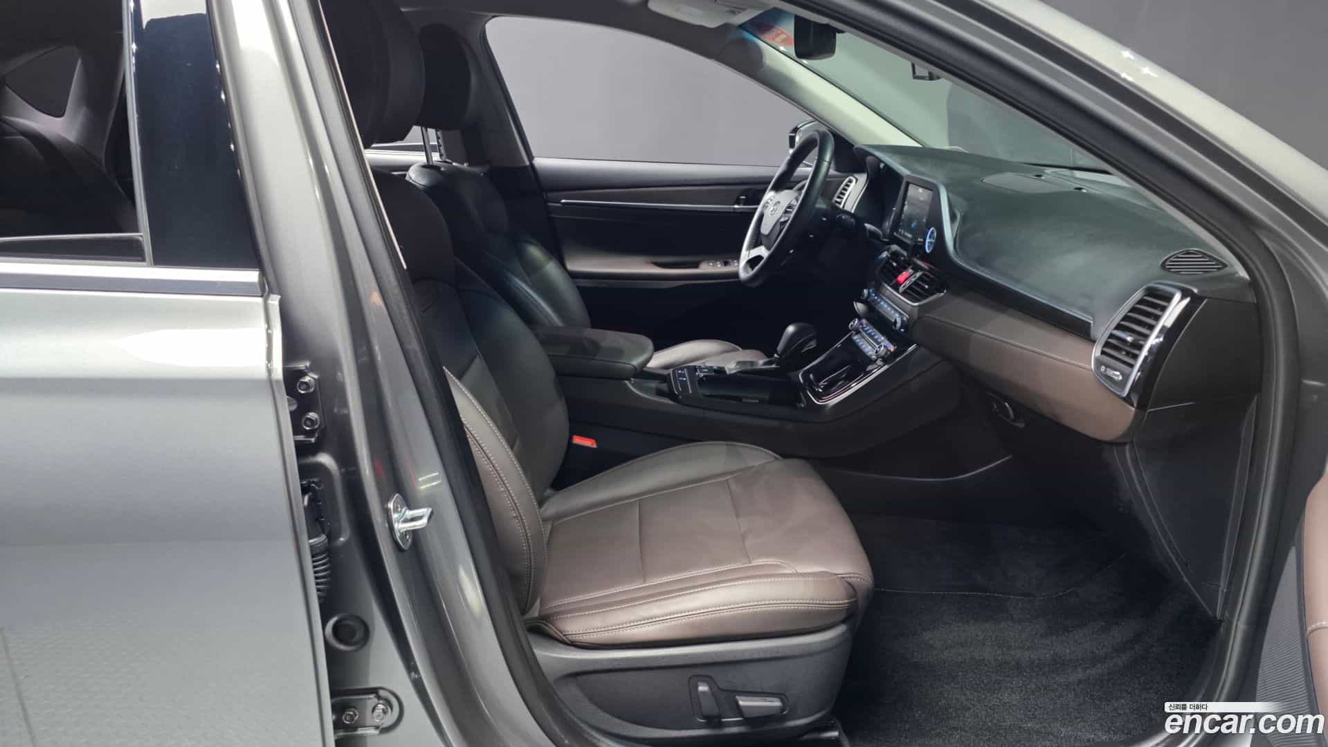 Grandeur Hyundai 2017.5-OPTION-015