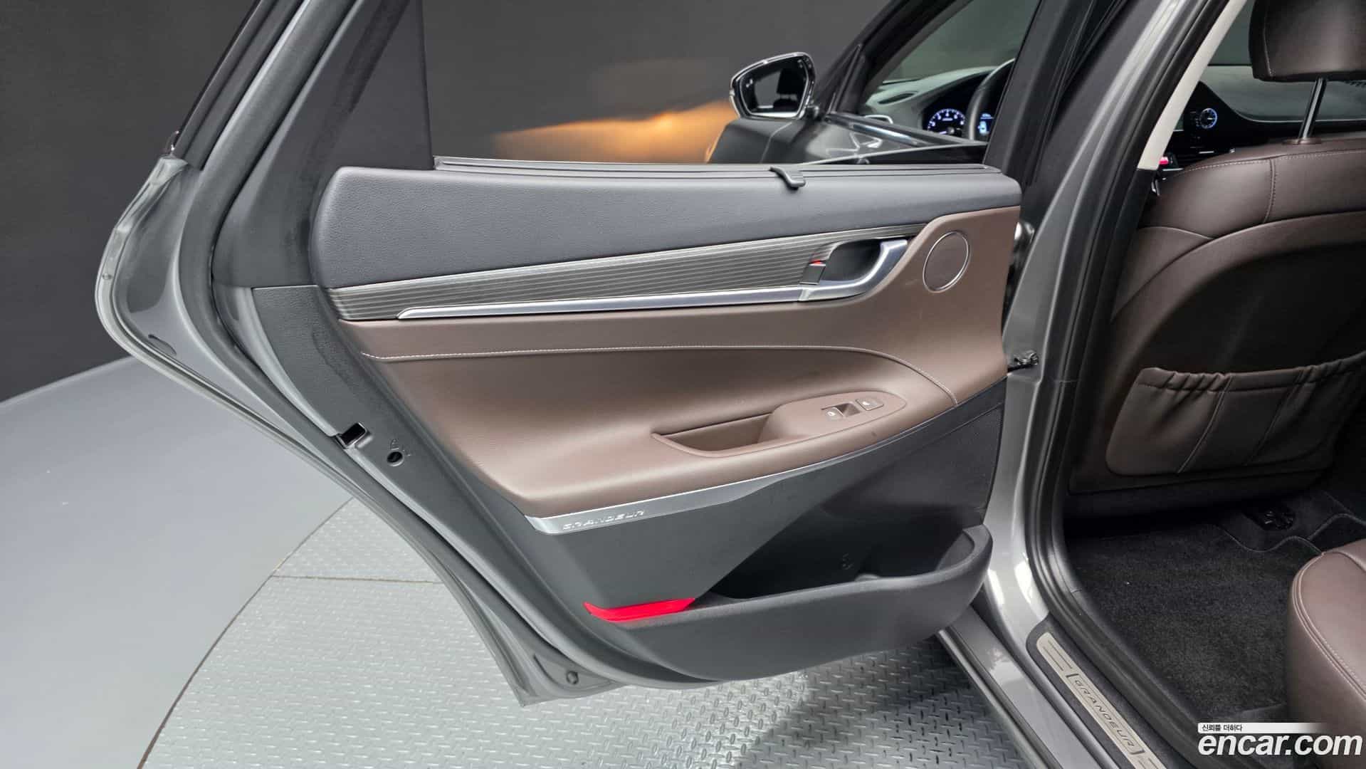 Grandeur Hyundai 2017.5-INNER-035