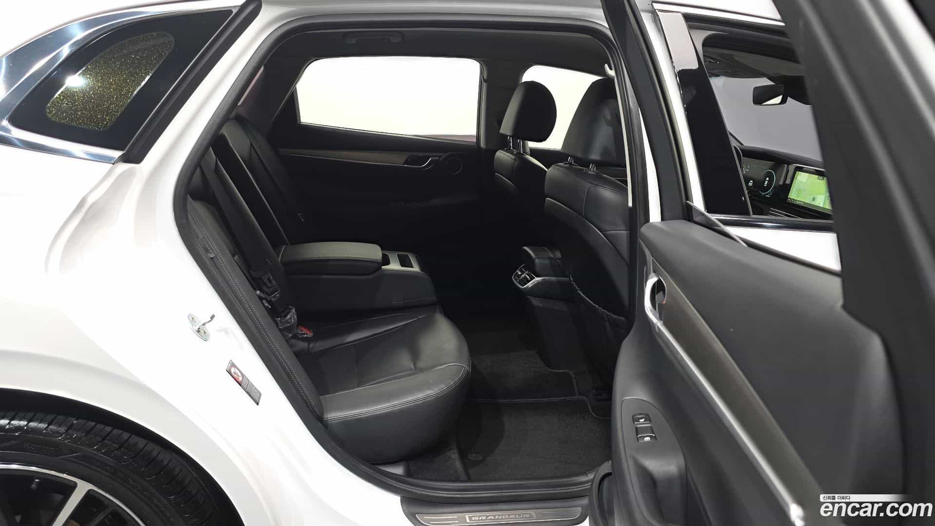 Grandeur Hyundai 2019.11-OPTION-016