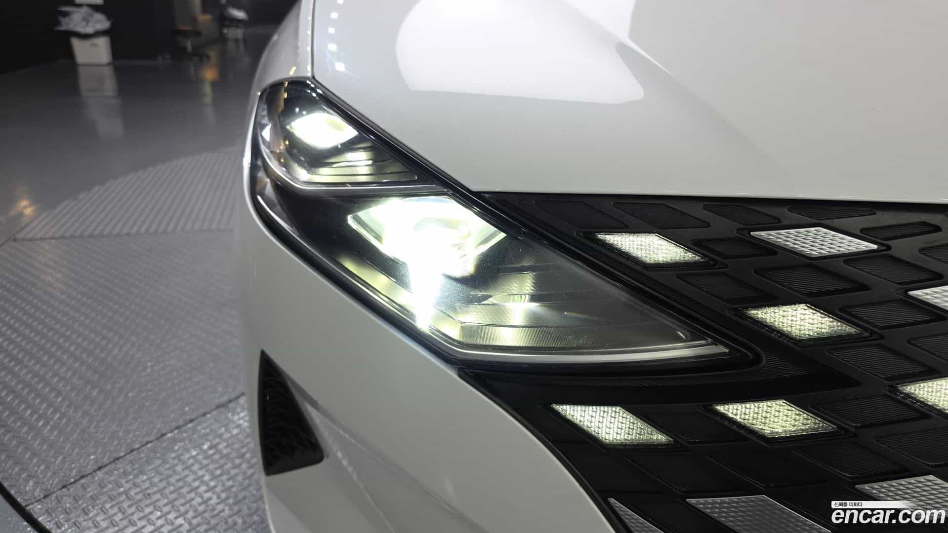 Grandeur Hyundai 2019.11-OUTER-032
