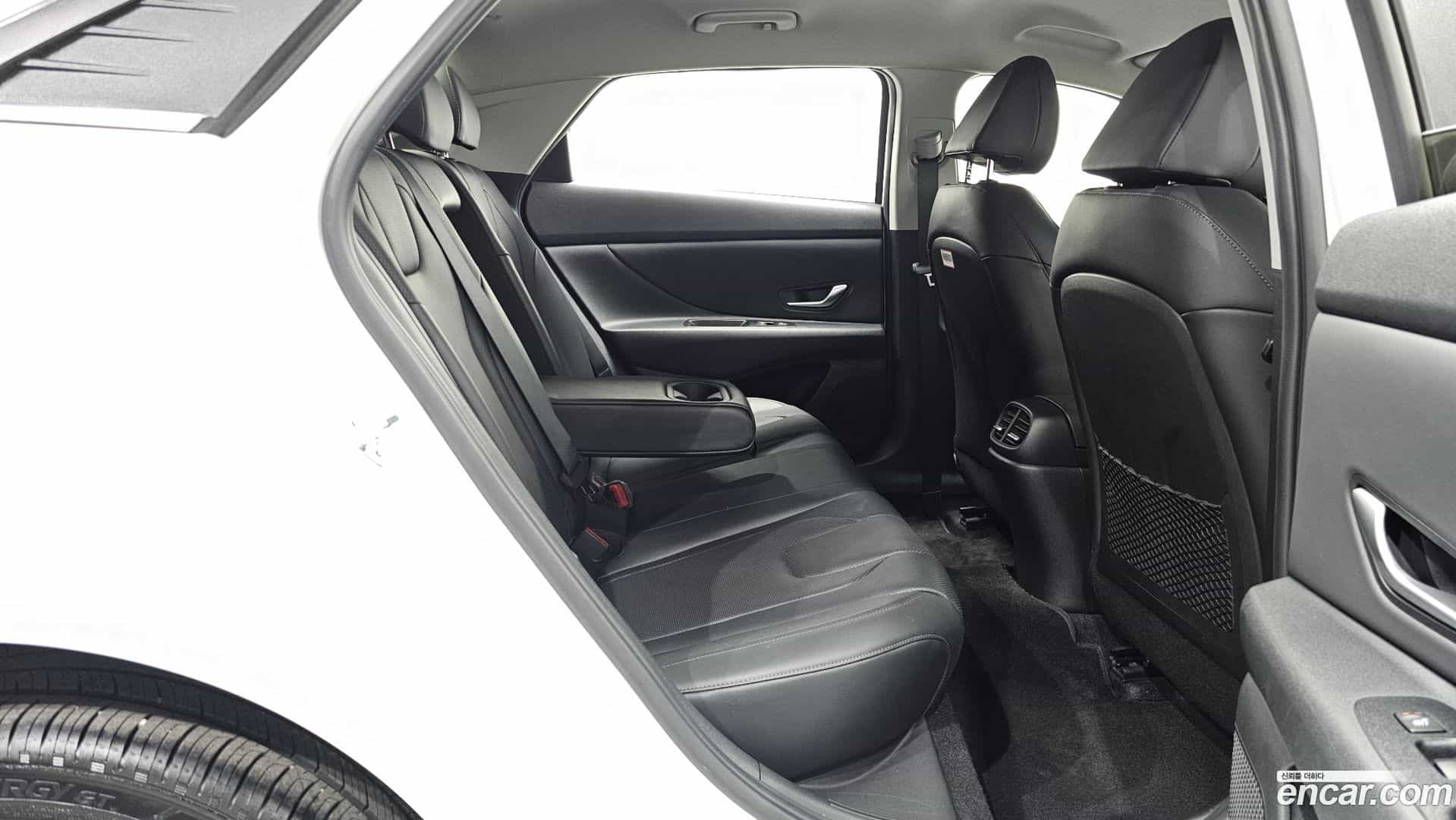 AVANTE Hyundai 2022.3-OPTION-015