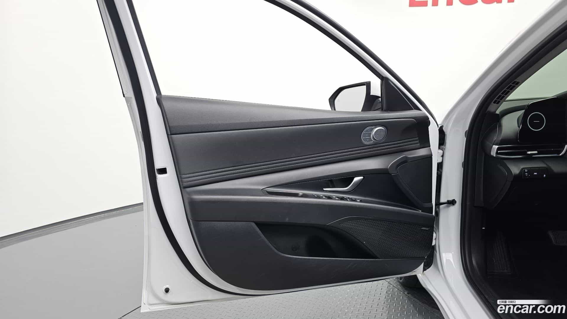AVANTE Hyundai 2022.3-INNER-034