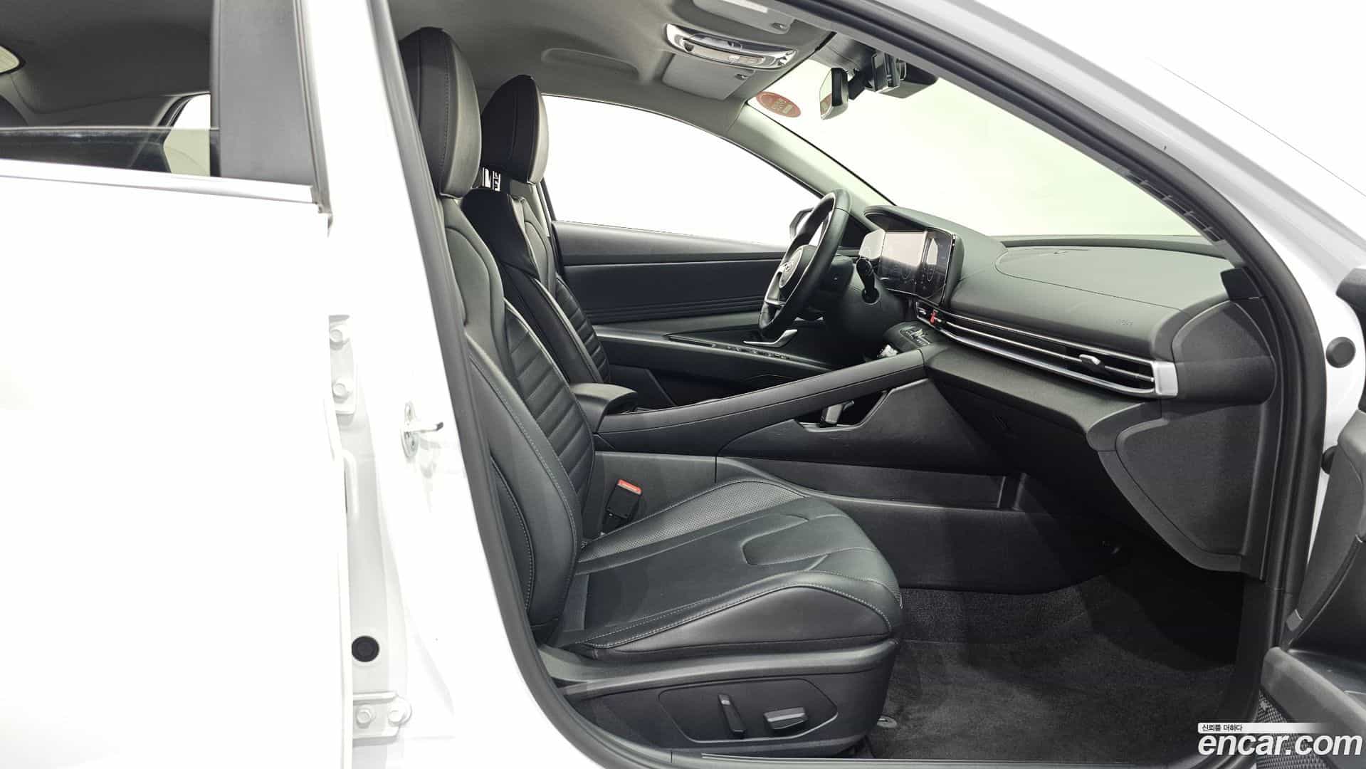 AVANTE Hyundai 2022.3-INNER-036