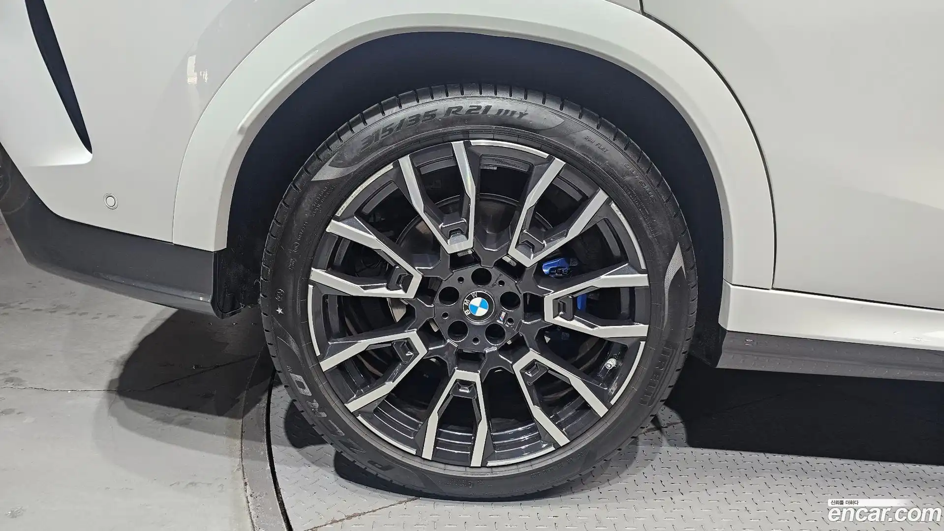 X6 BMW 2023.10-OUTER-005