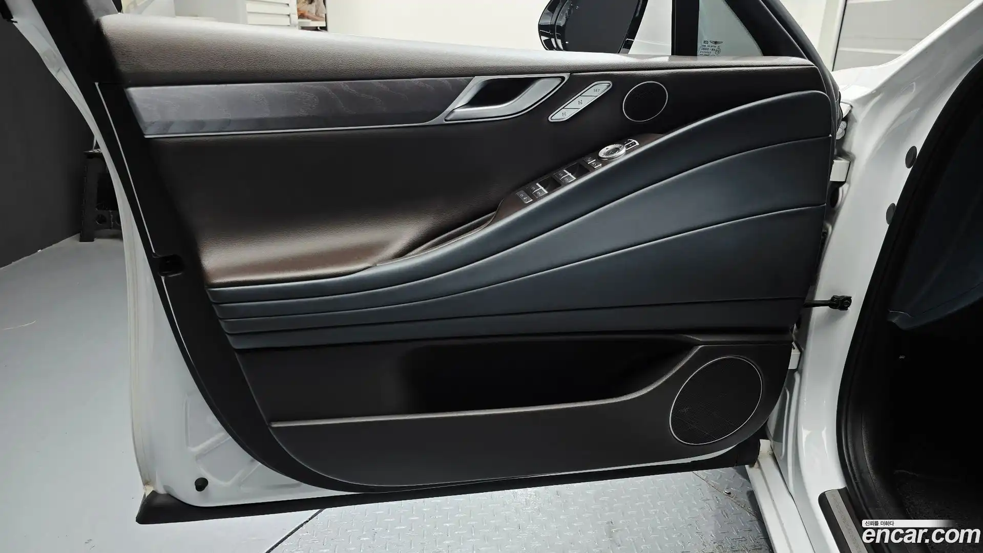 G80 Genesis 2021.2-INNER-034