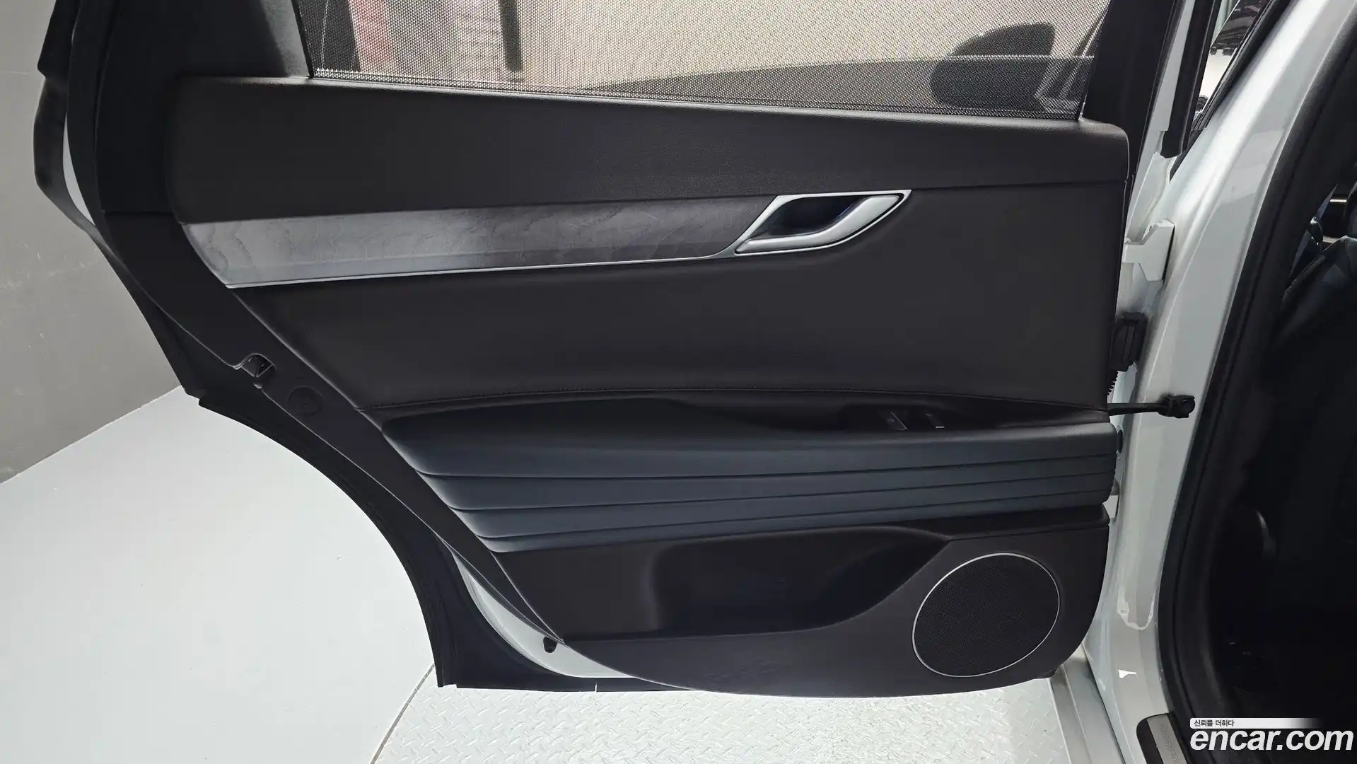 G80 Genesis 2021.2-INNER-035