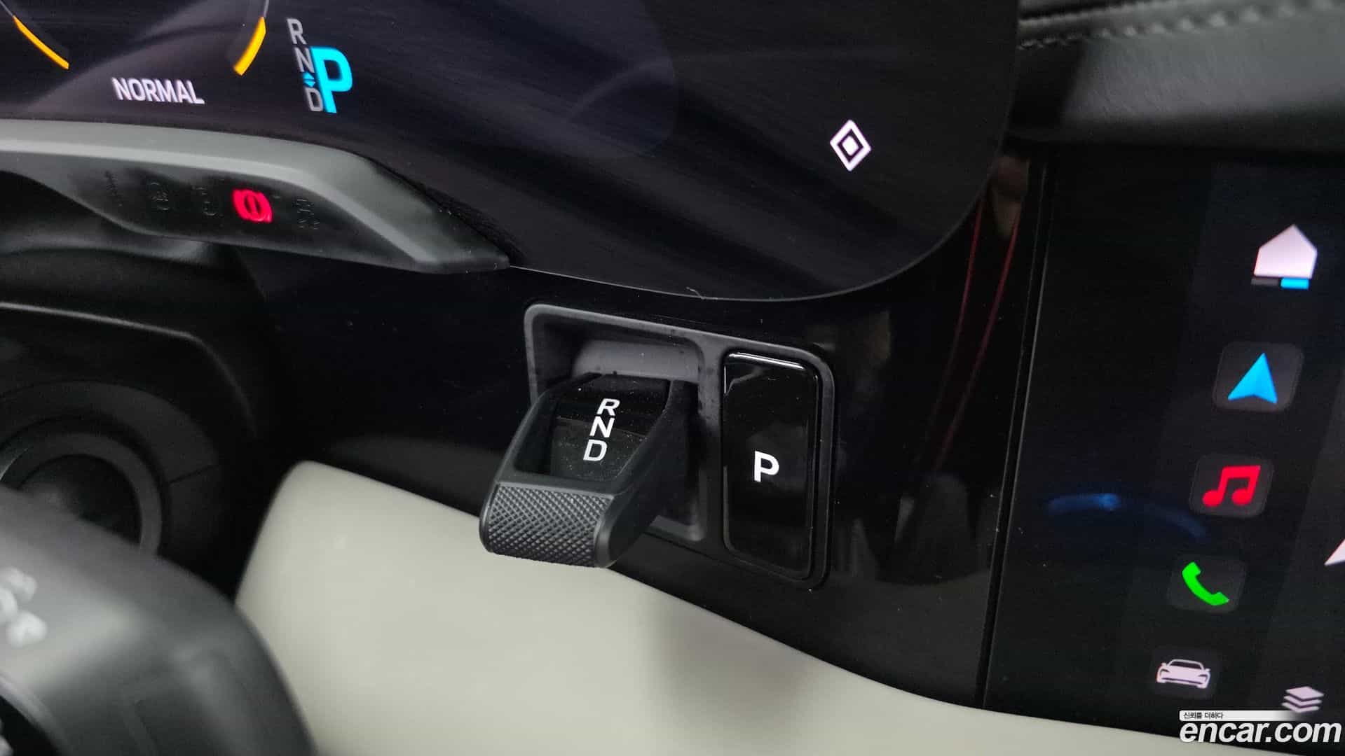 Taycan Porsche 2020.11-INNER-009