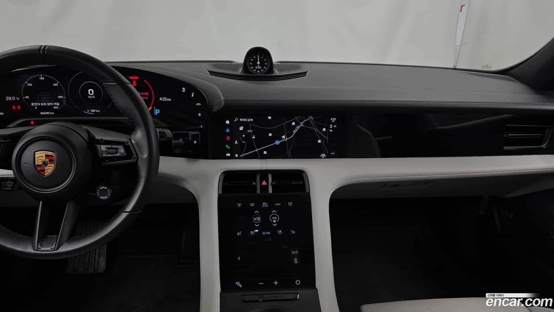 Taycan Porsche 2020.11-OPTION-018