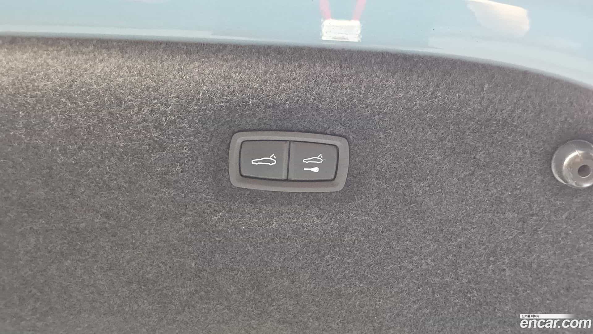 Taycan Porsche 2020.11-INNER-036