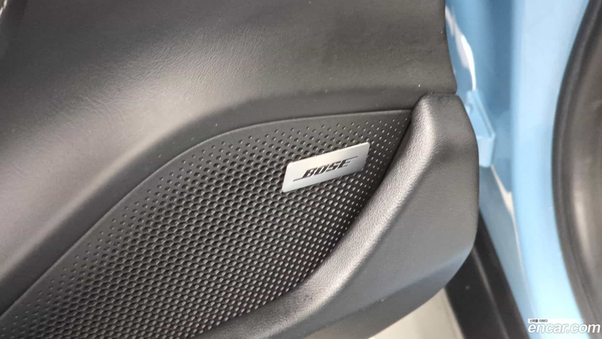 Taycan Porsche 2020.11-OPTION-043