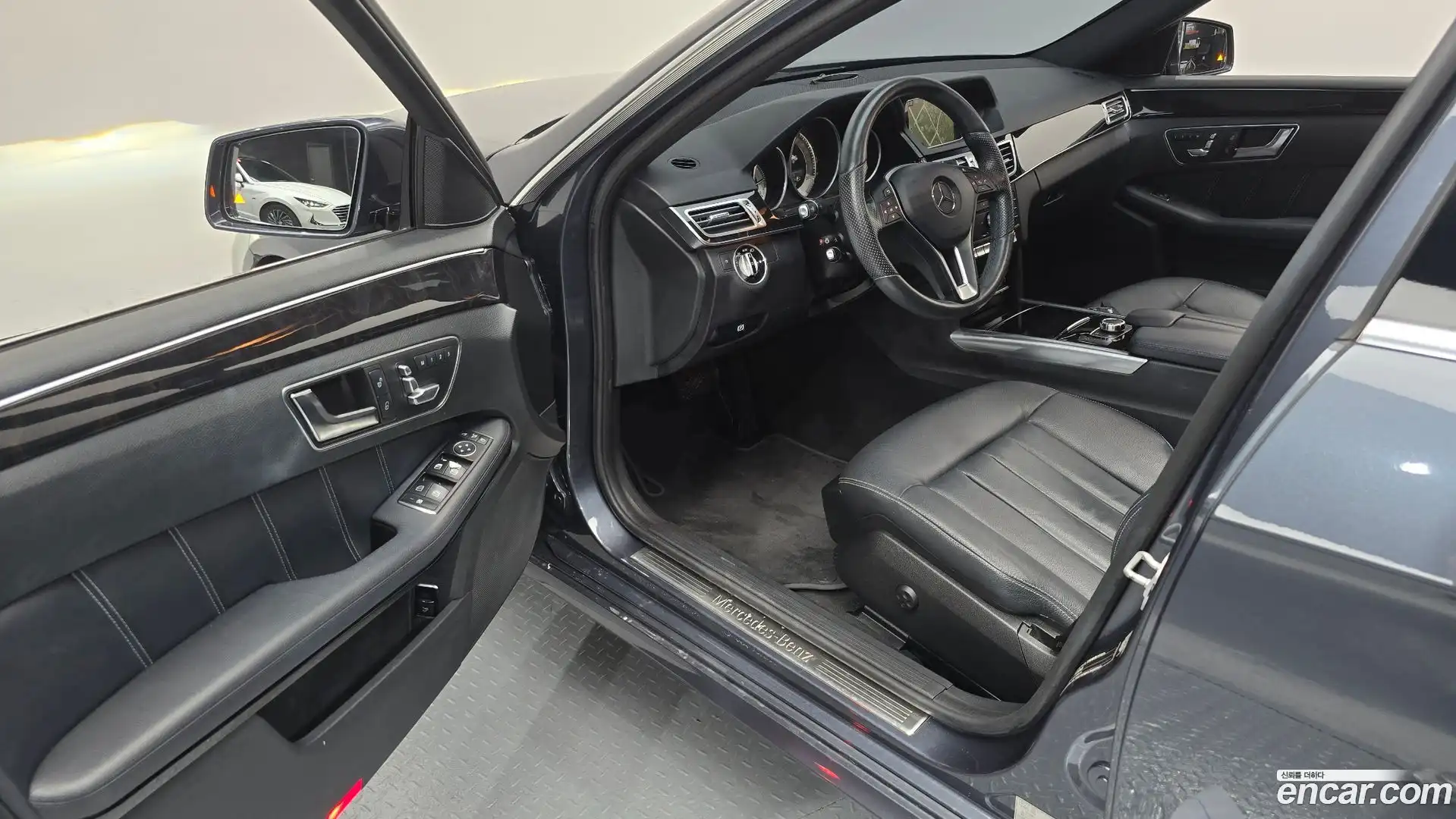 E-Class Mercedes-Benz 2015.10-INNER-010