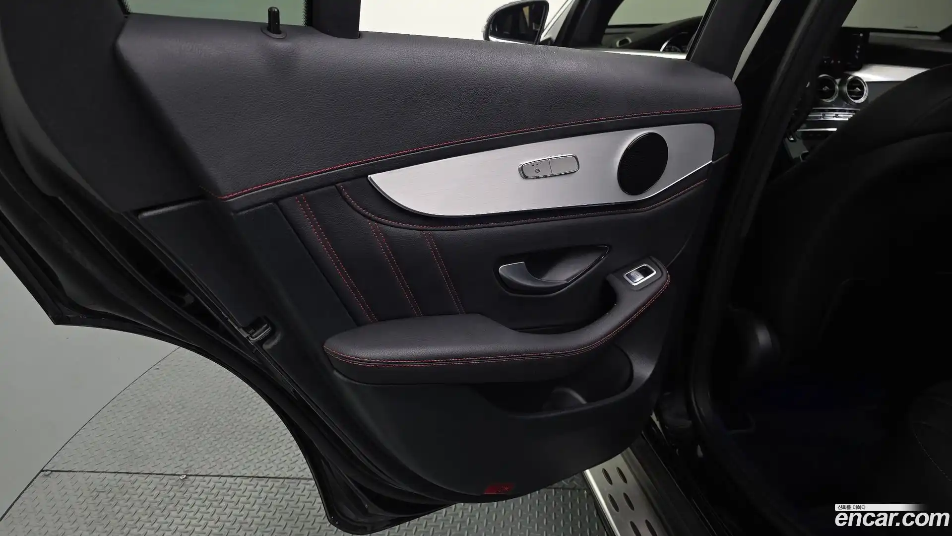 GLC-Class Mercedes-Benz 2022.5-INNER-035