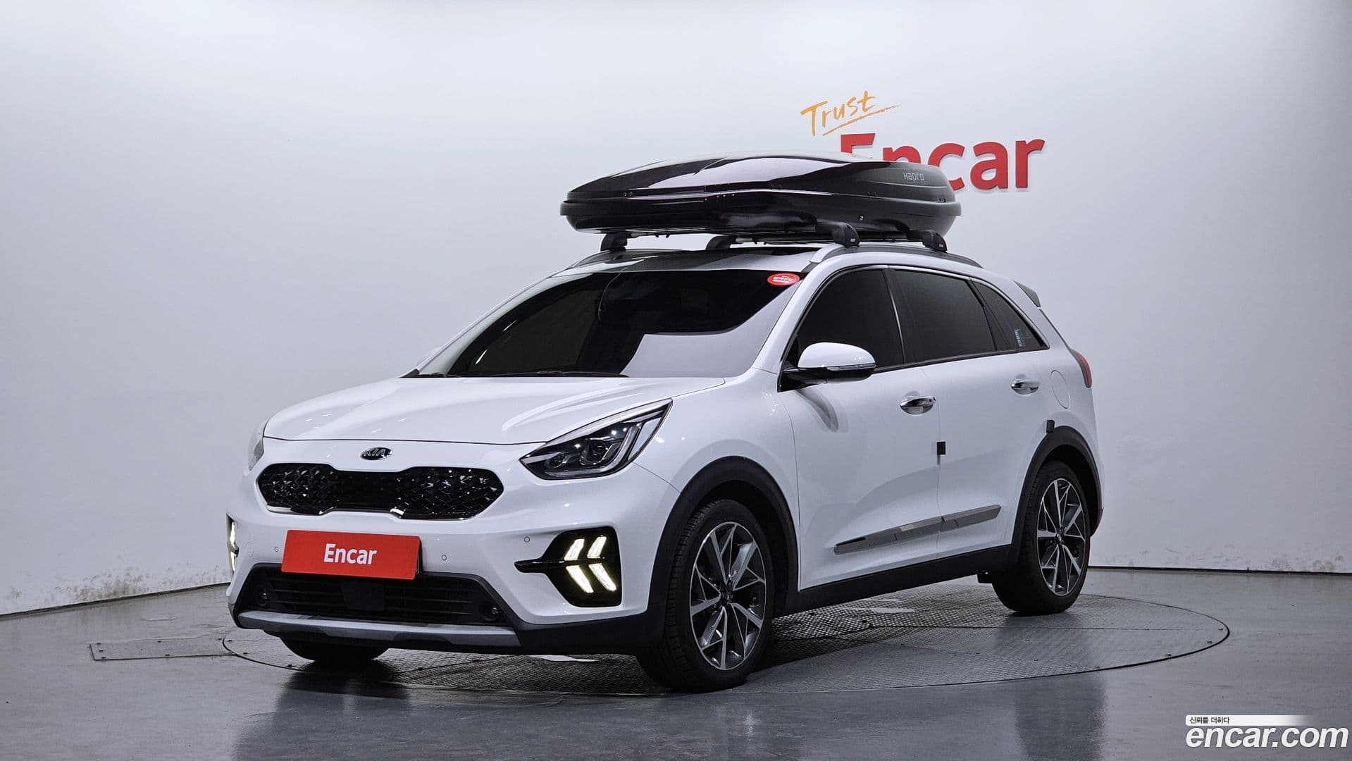 Main__Slider__Photo:Niro Kia 2020.9-0