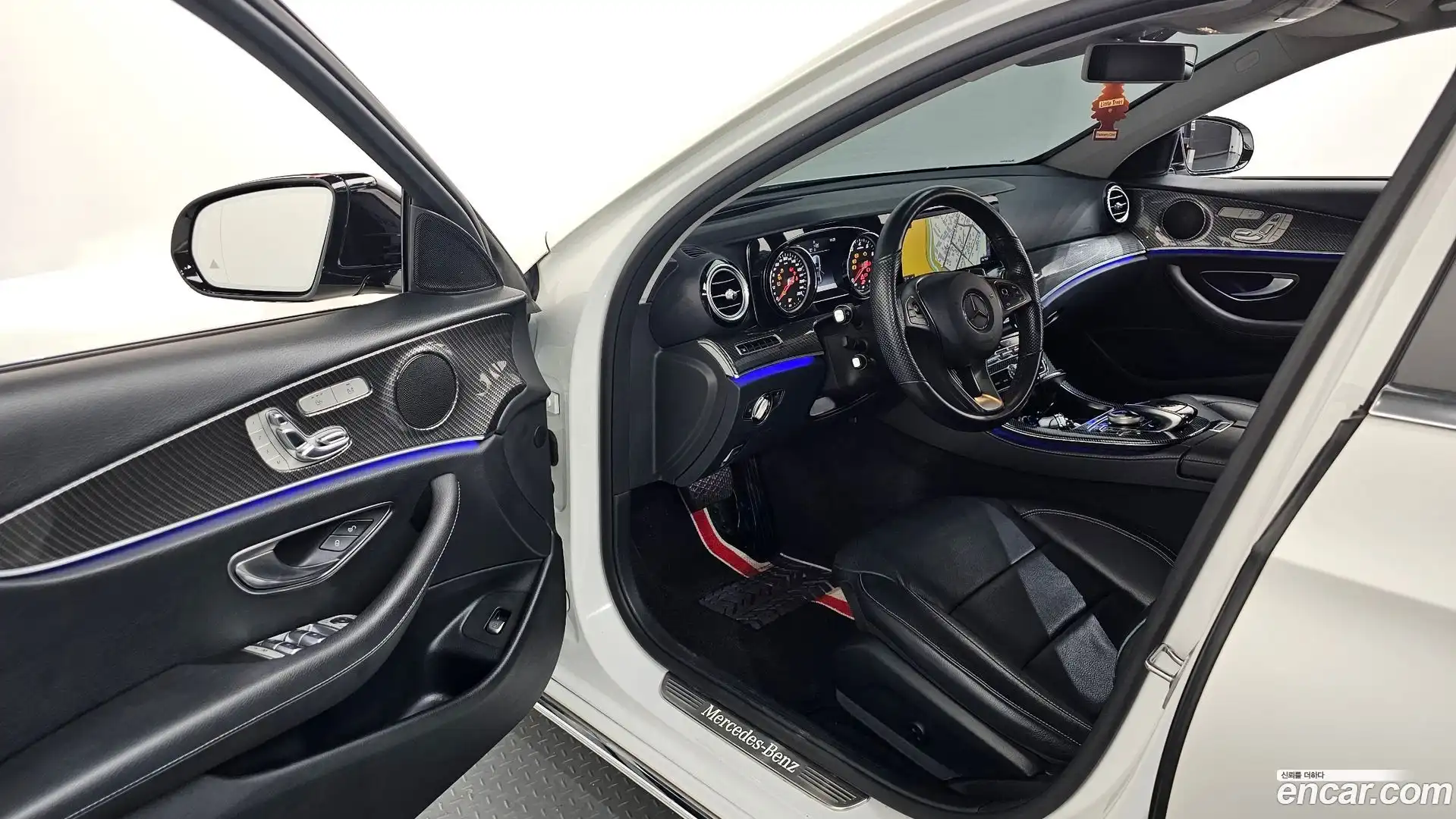 E-Class Mercedes-Benz 2017.0-INNER-010