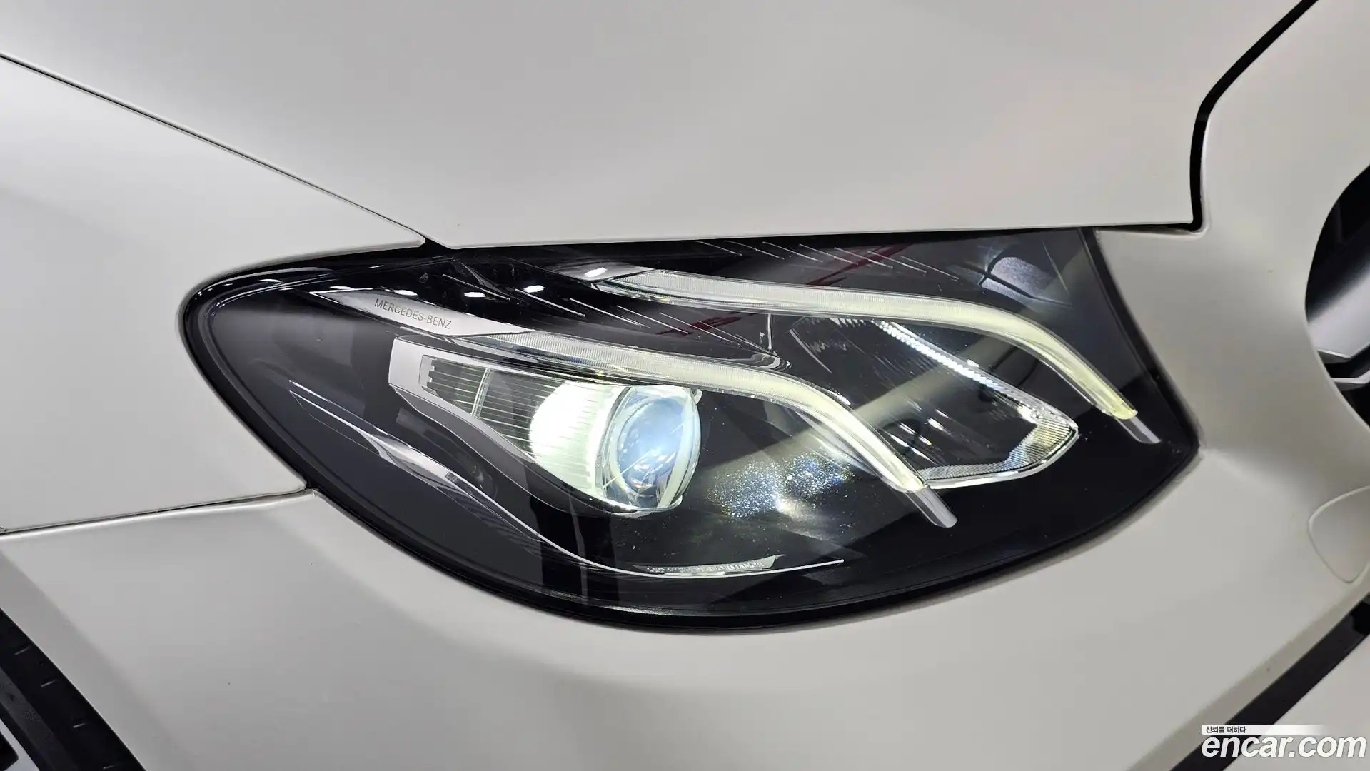 E-Class Mercedes-Benz 2017.0-OUTER-032