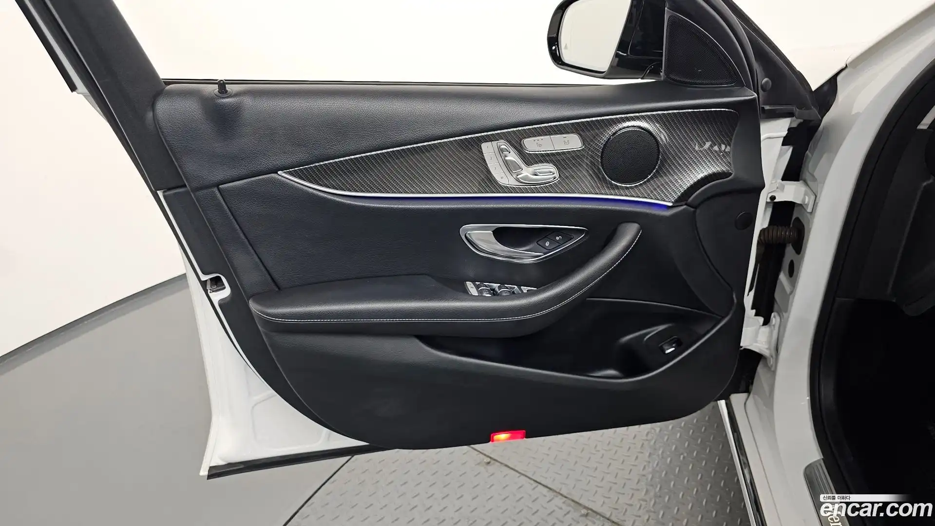 E-Class Mercedes-Benz 2017.0-INNER-034