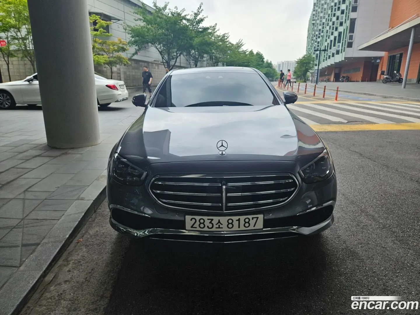Main__Slider__Photo:E-Class Mercedes-Benz 2023.5-0