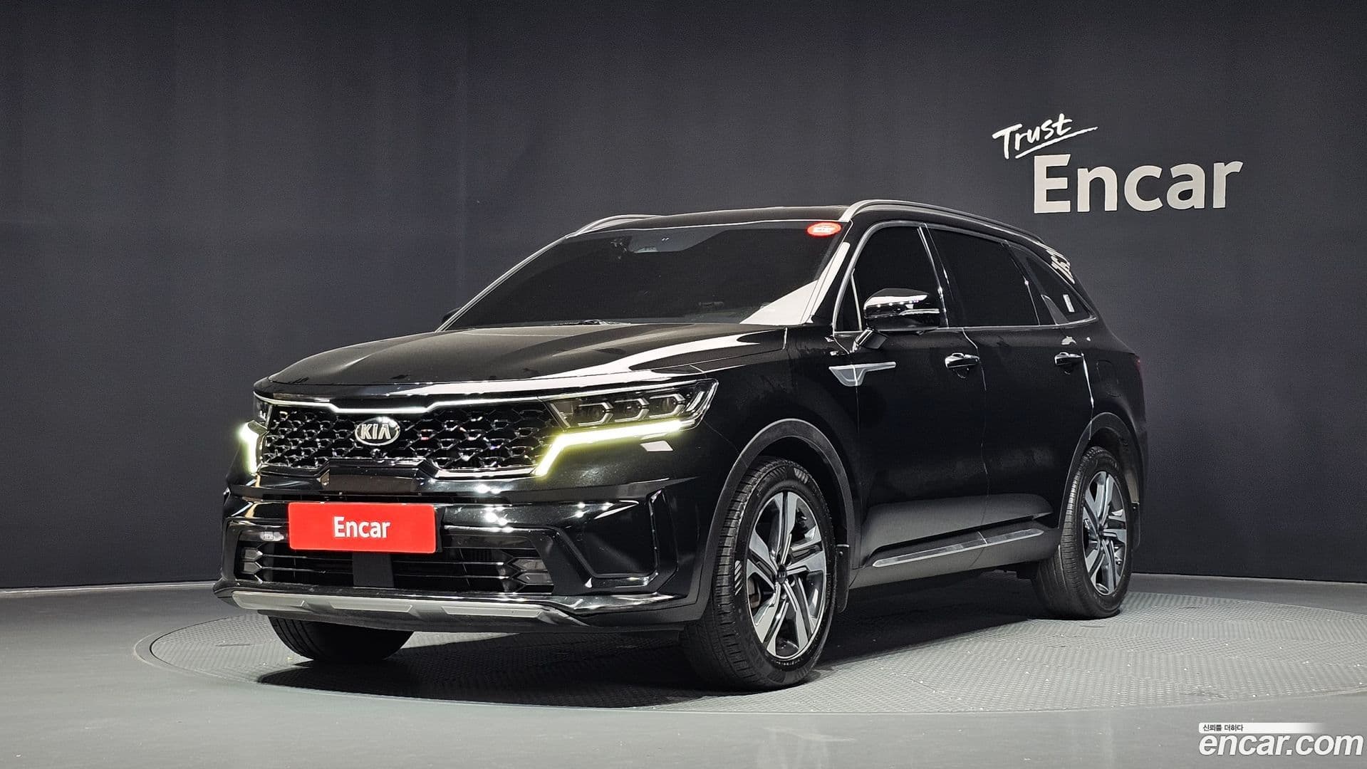 Main__Slider__Photo:Sorento Kia 2020.9-0