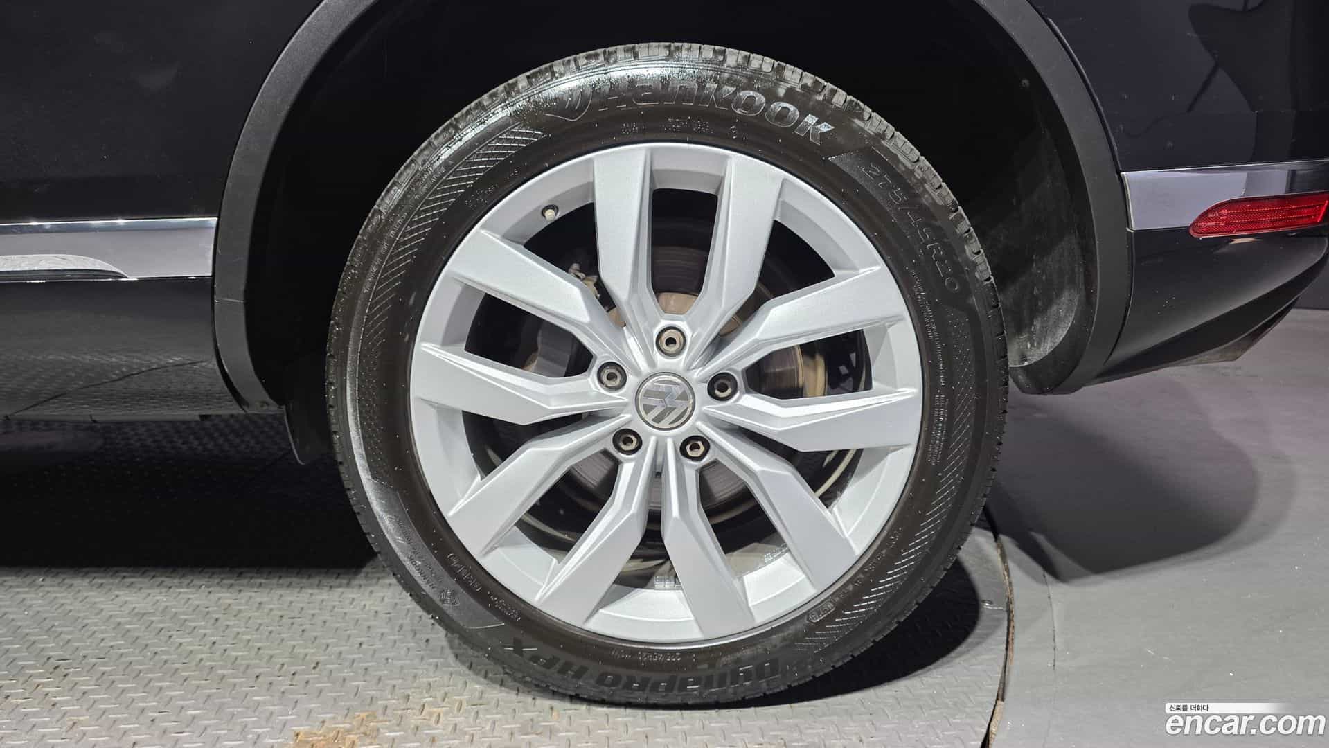 Touareg Volkswagen 2015.7-OUTER-031