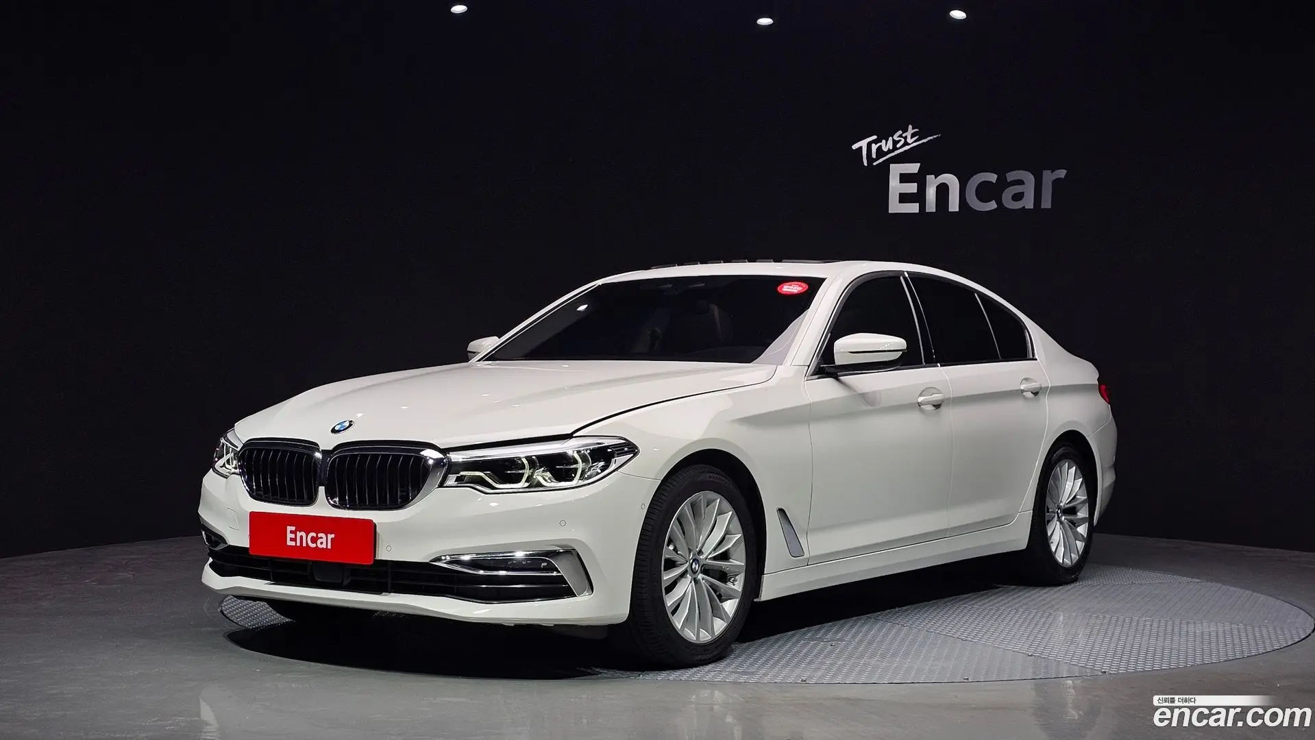 Main__Slider__Photo:5-Series BMW 2019.9-0