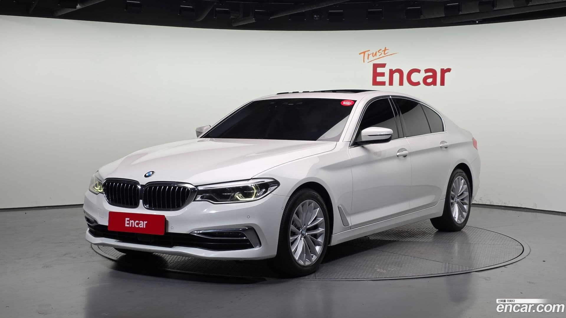 Main__Slider__Photo:5-Series BMW 2019.8-0