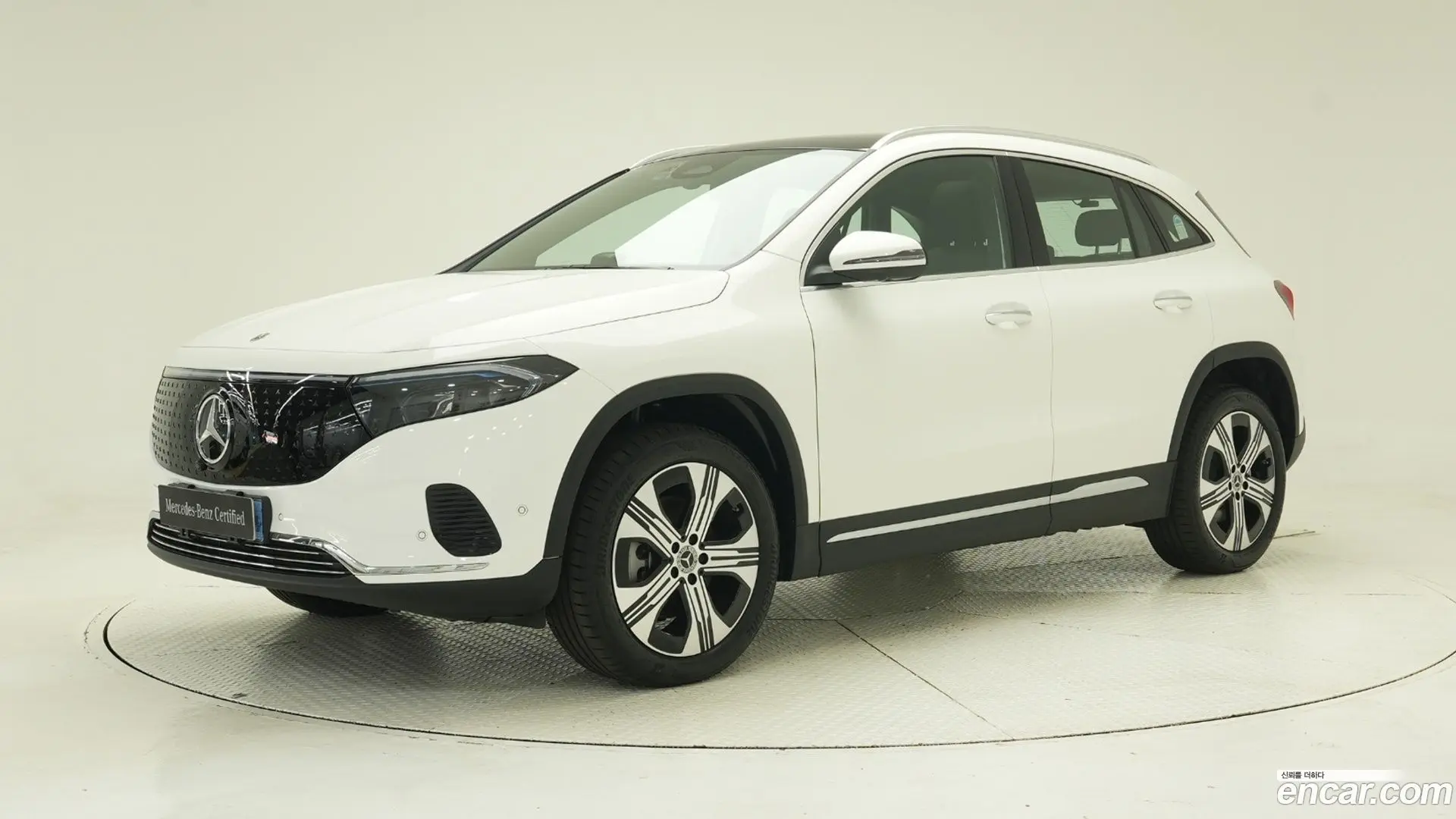 Main__Slider__Photo:EQA Mercedes-Benz 2025.8-0