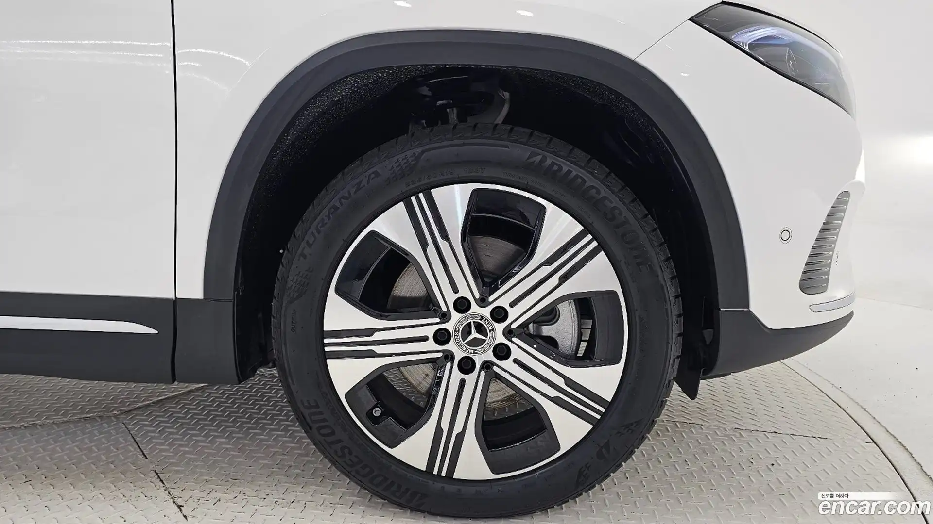 EQA Mercedes-Benz 2025.8-OUTER-005