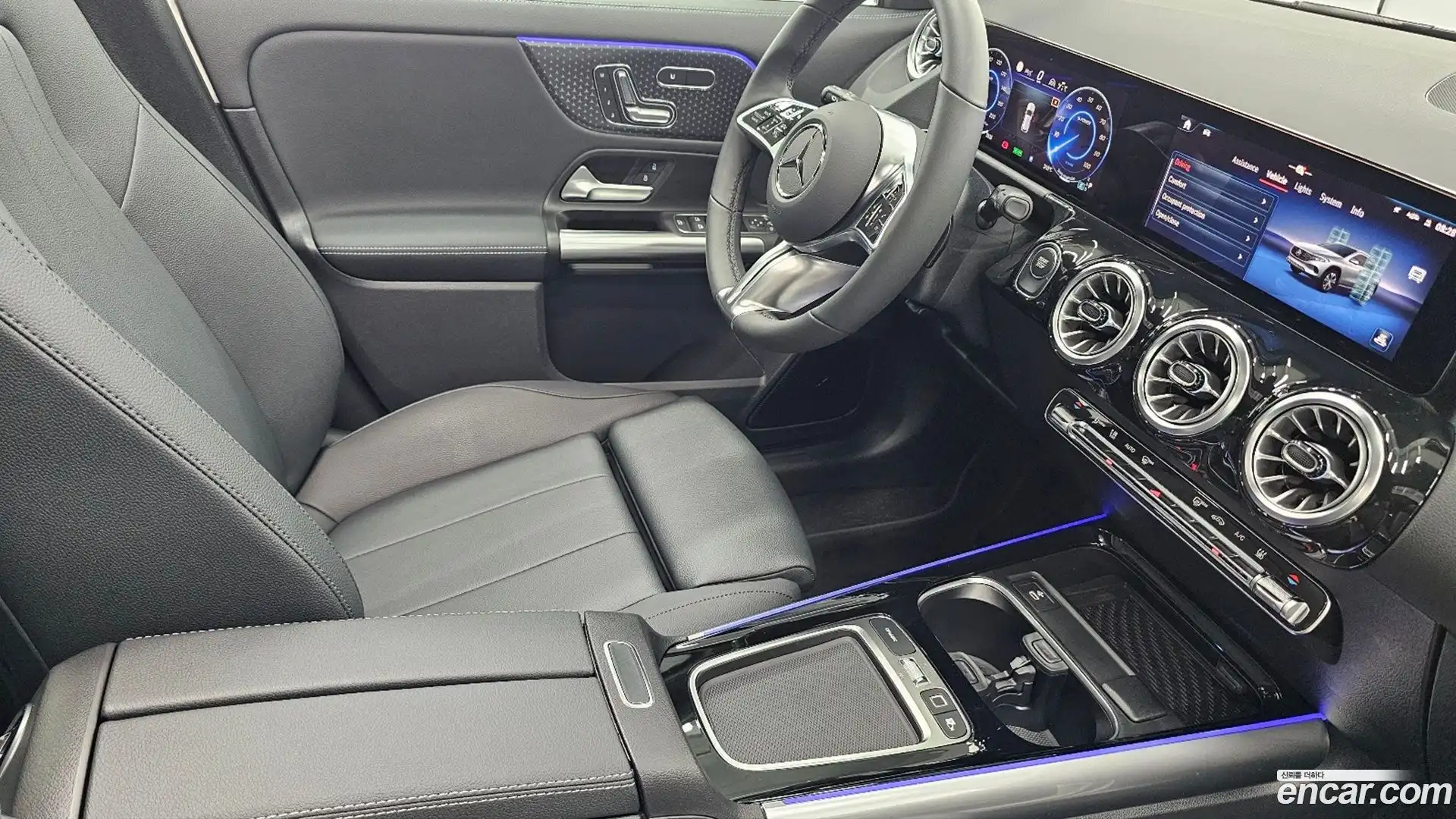EQA Mercedes-Benz 2025.8-INNER-009