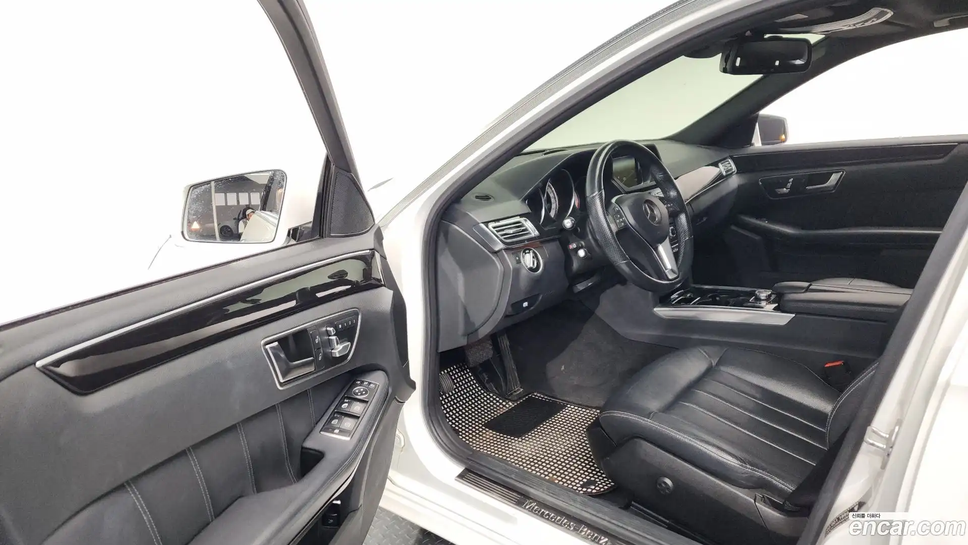 E-Class Mercedes-Benz 2015.10-INNER-010
