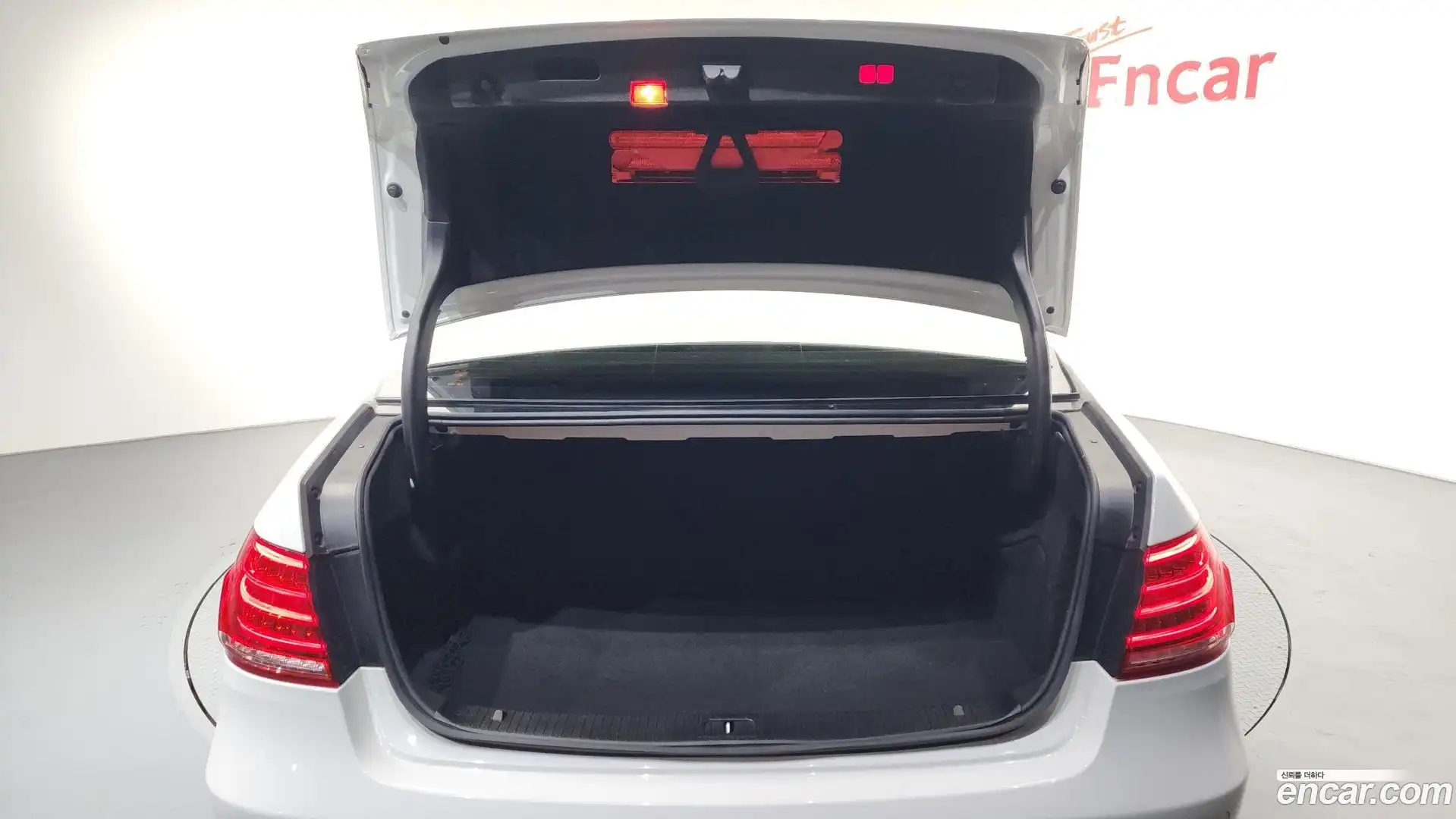 E-Class Mercedes-Benz 2015.10-OPTION-024