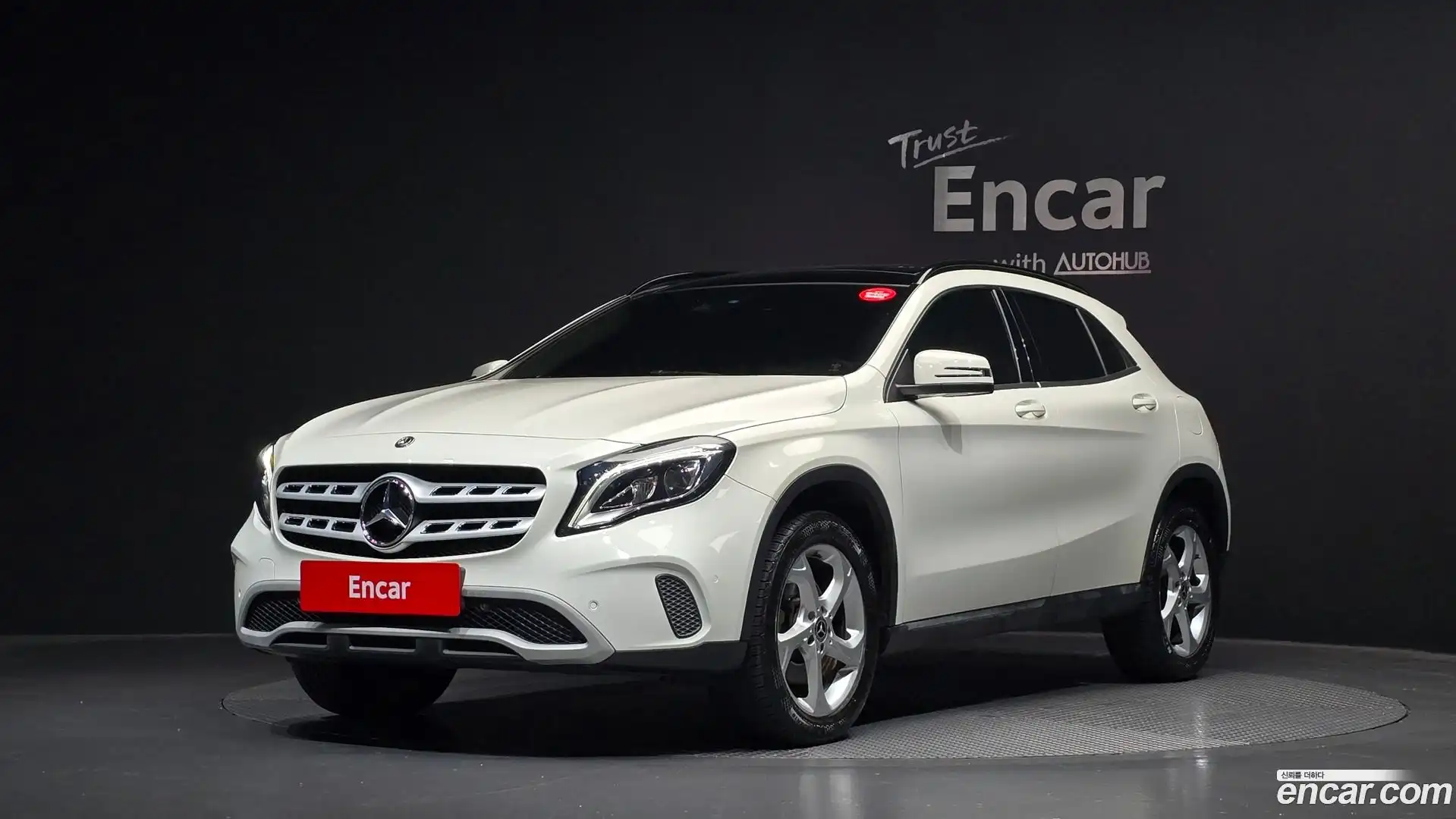 GLA-Class Mercedes-Benz 2018.0-OUTER-001