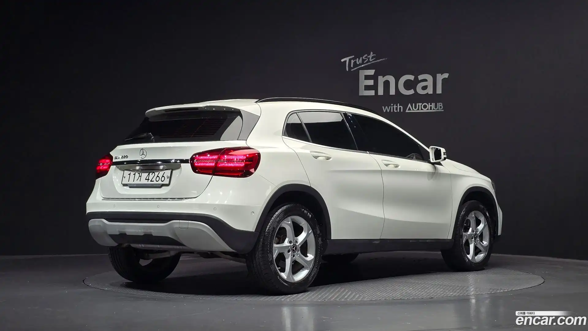 GLA-Class Mercedes-Benz 2018.0-OUTER-002