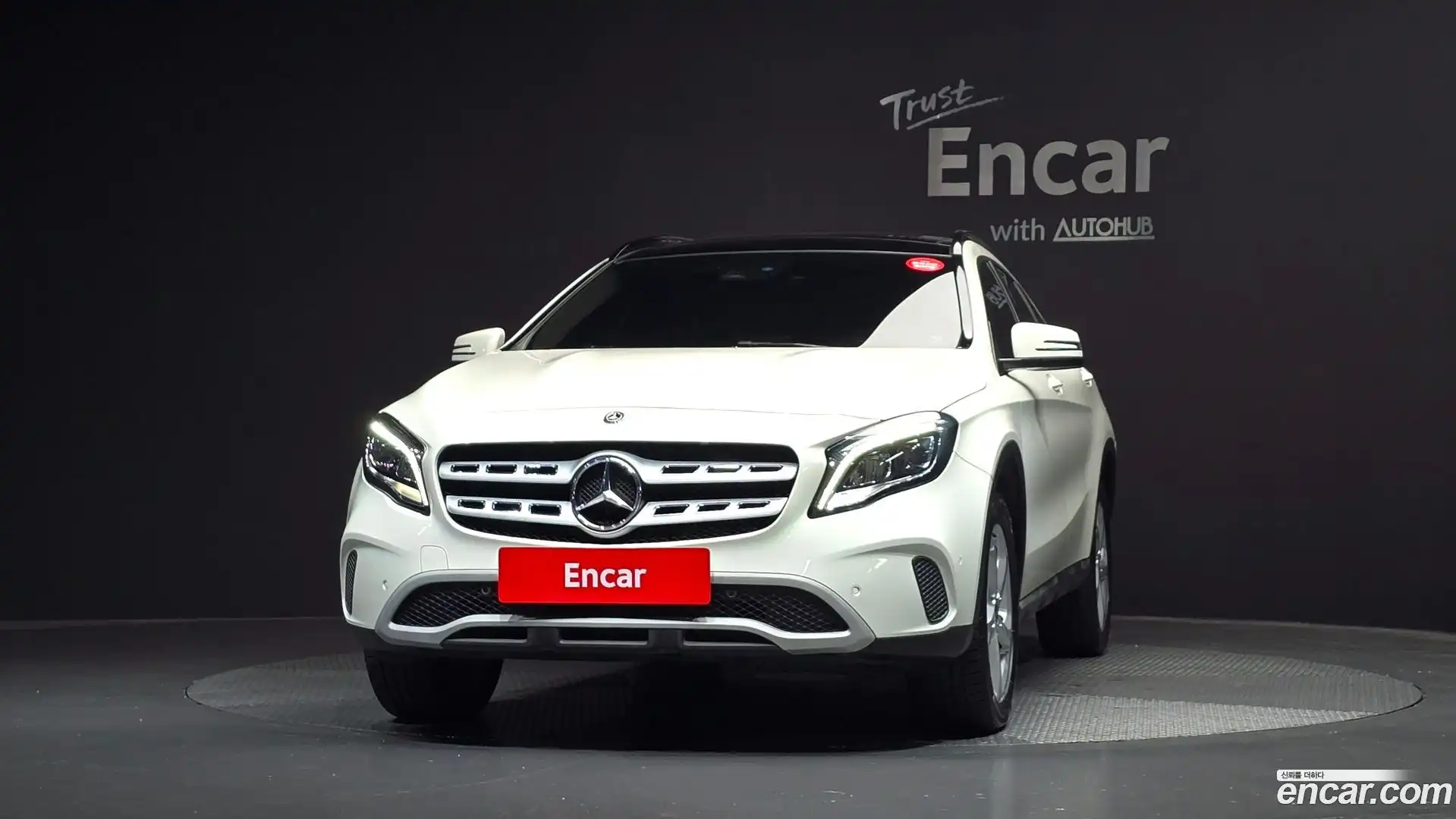 GLA-Class Mercedes-Benz 2018.0-OUTER-003