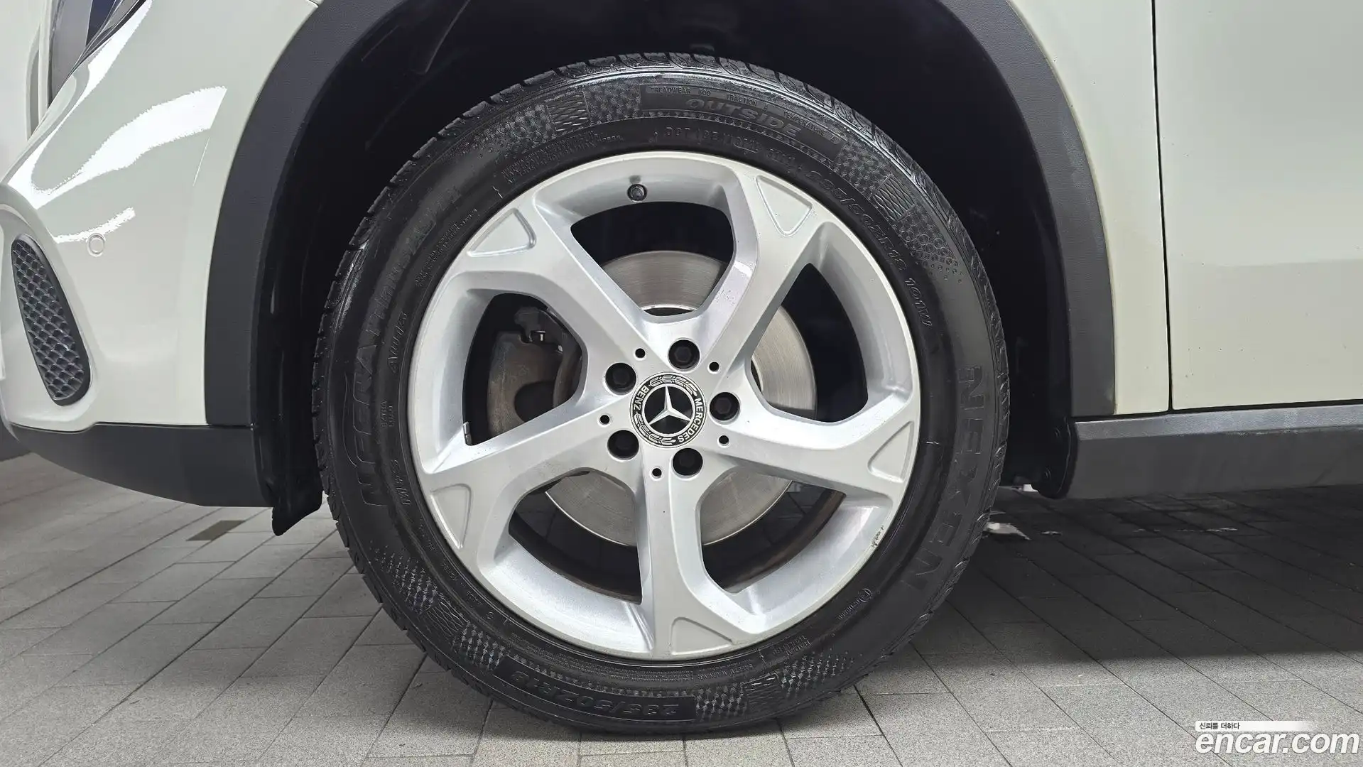 GLA-Class Mercedes-Benz 2018.0-OUTER-005