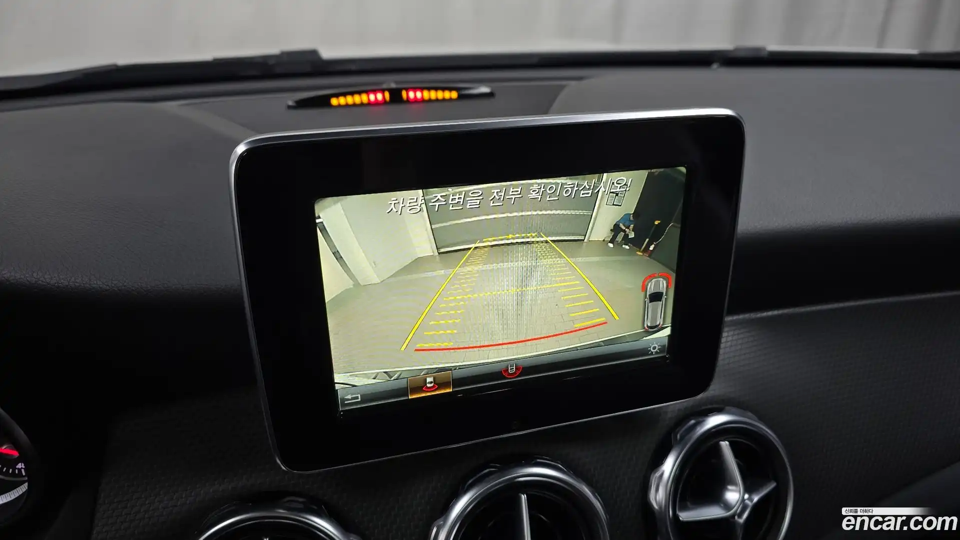 GLA-Class Mercedes-Benz 2018.0-OPTION-018