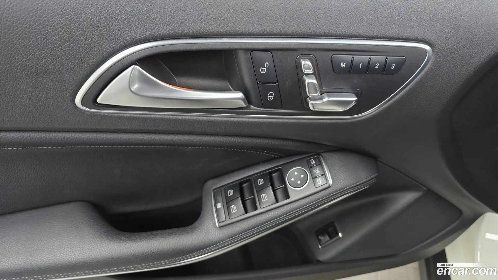 GLA-Class Mercedes-Benz 2018.0-OPTION-022