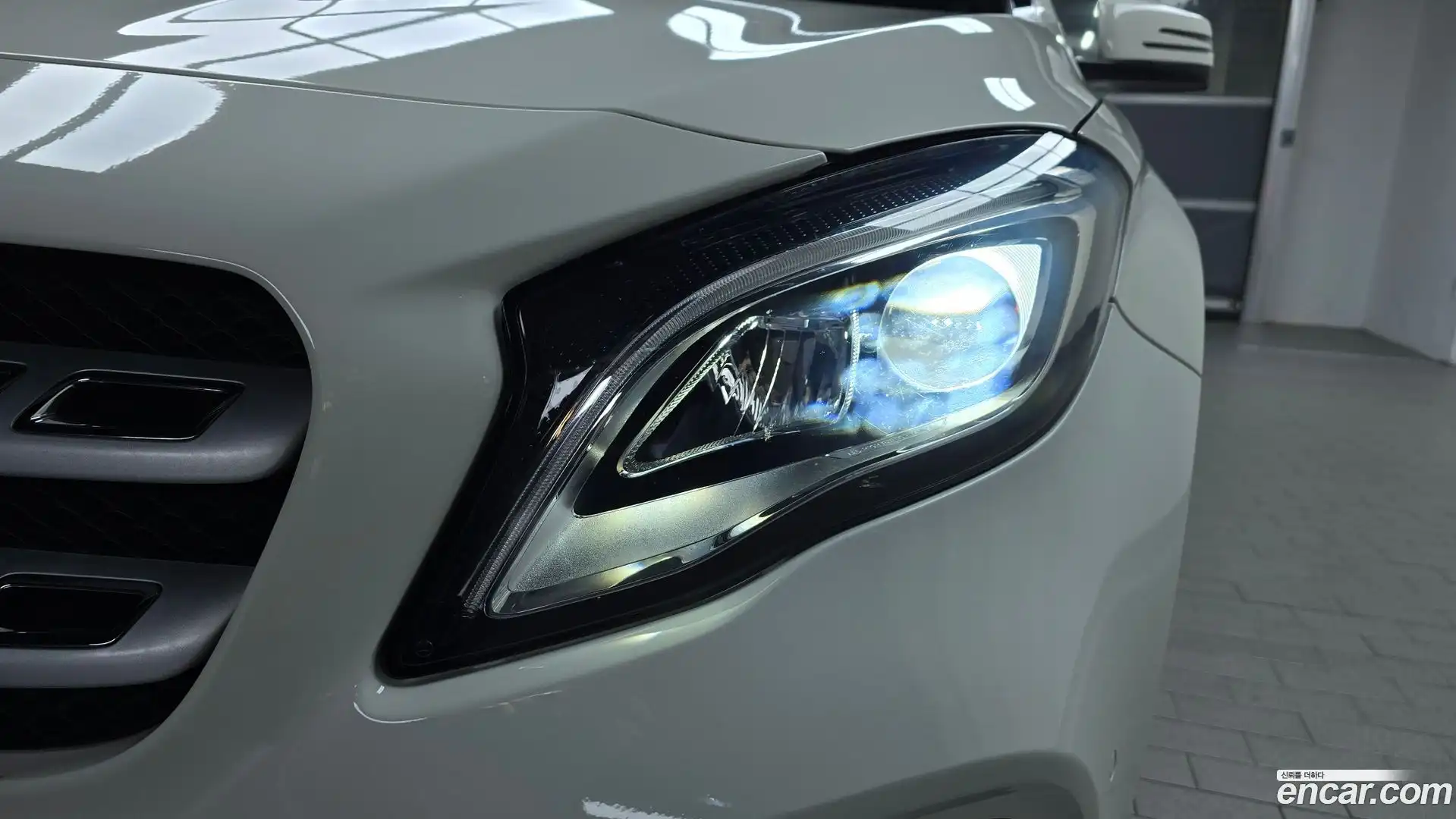 GLA-Class Mercedes-Benz 2018.0-OUTER-032