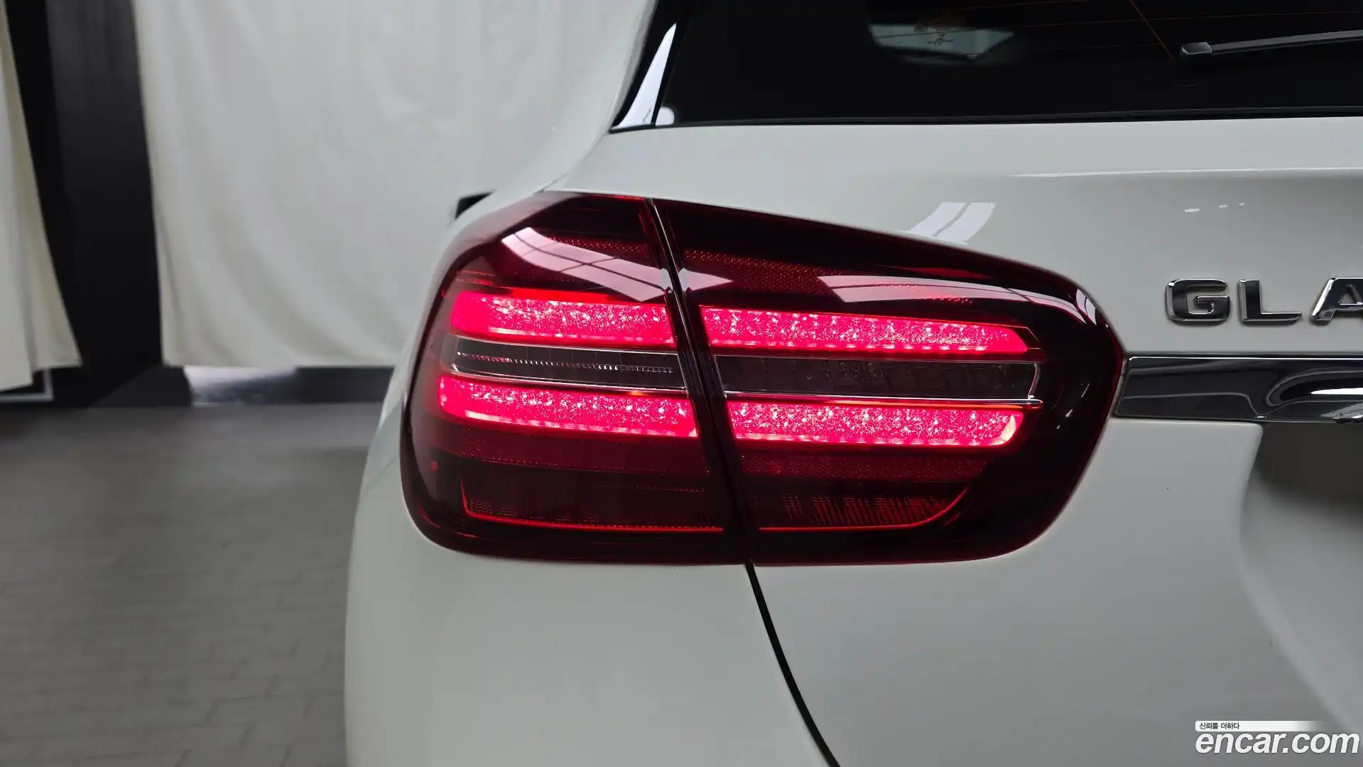 GLA-Class Mercedes-Benz 2018.0-OUTER-033