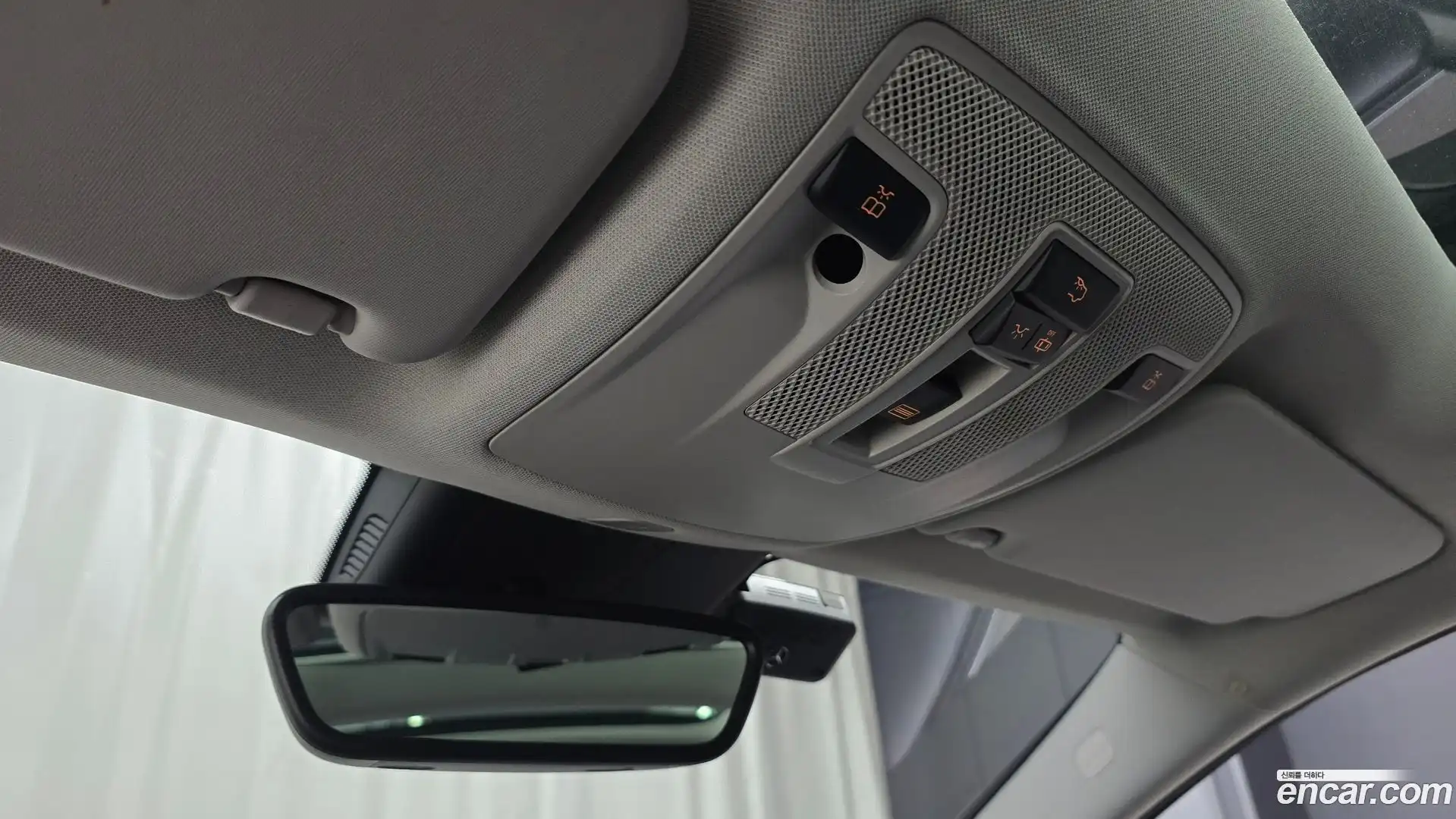 GLA-Class Mercedes-Benz 2018.0-OPTION-041