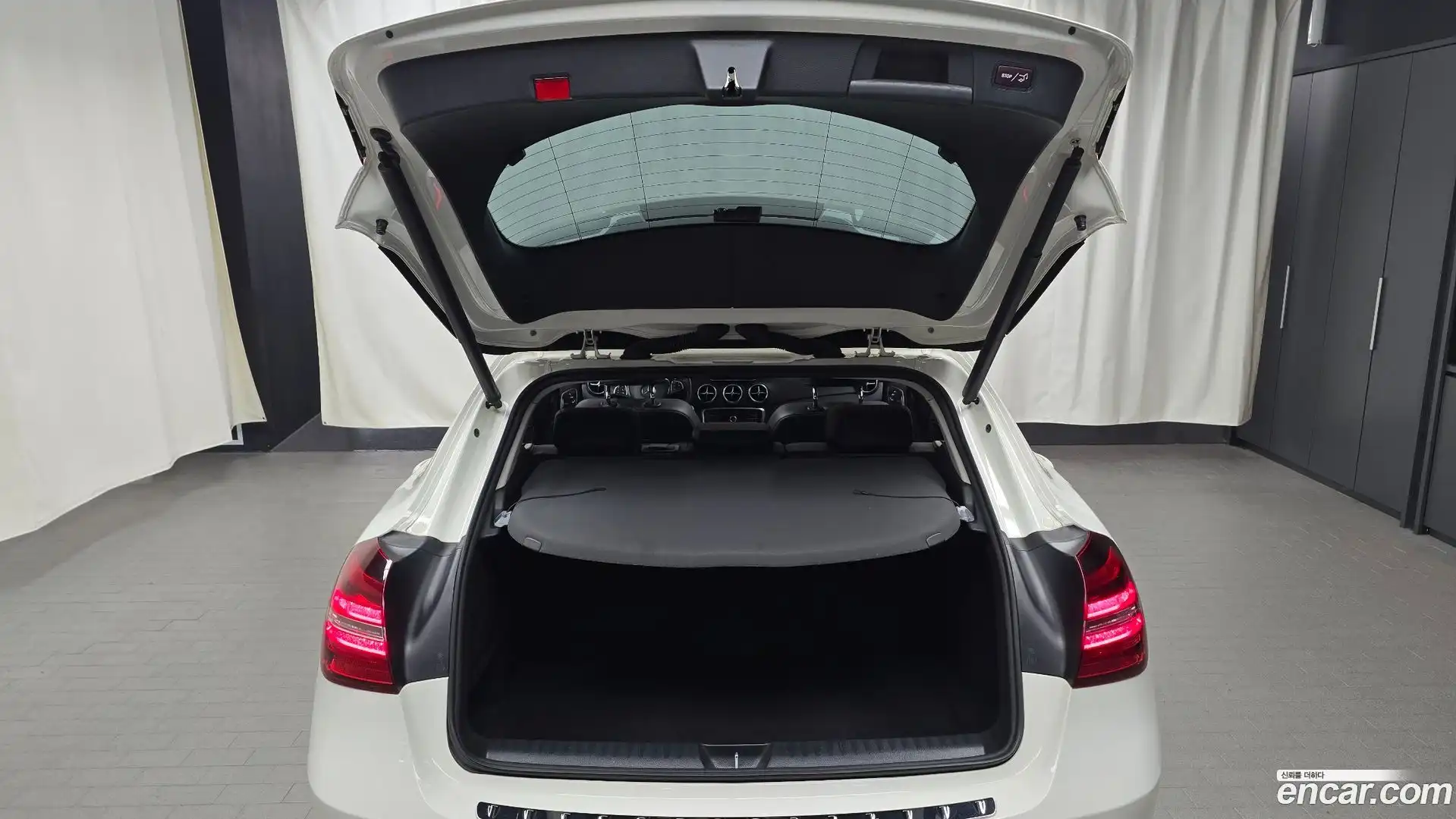 GLA-Class Mercedes-Benz 2018.0-OPTION-042