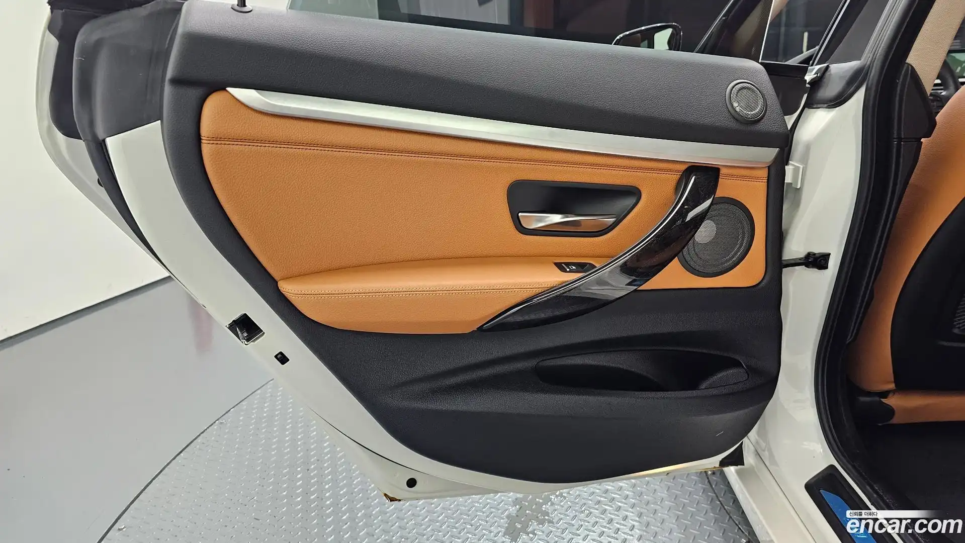Gran Turismo BMW 2020.4-INNER-035