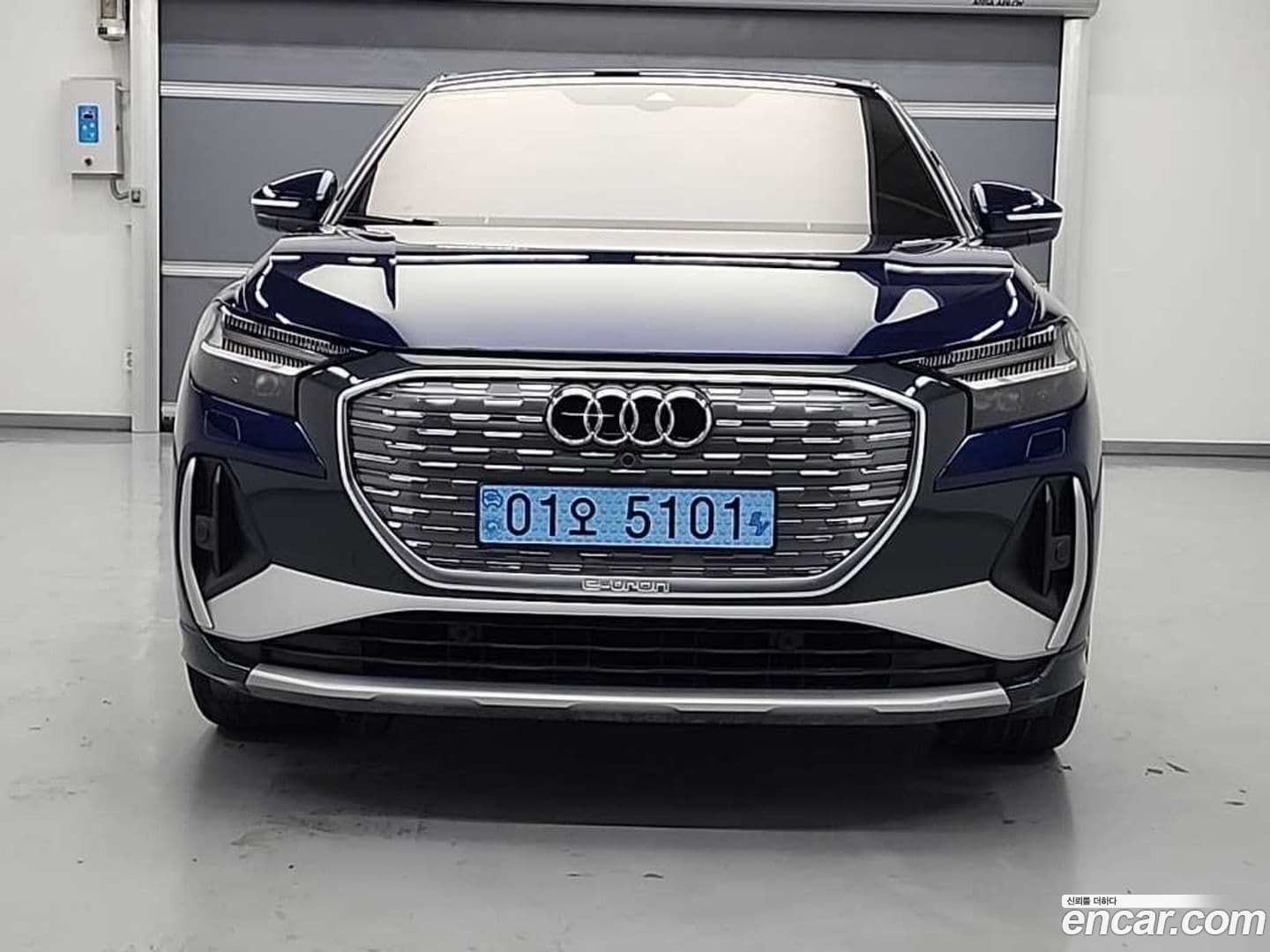 Main__Slider__Photo:Q4 e-tron Audi 2024.10-0