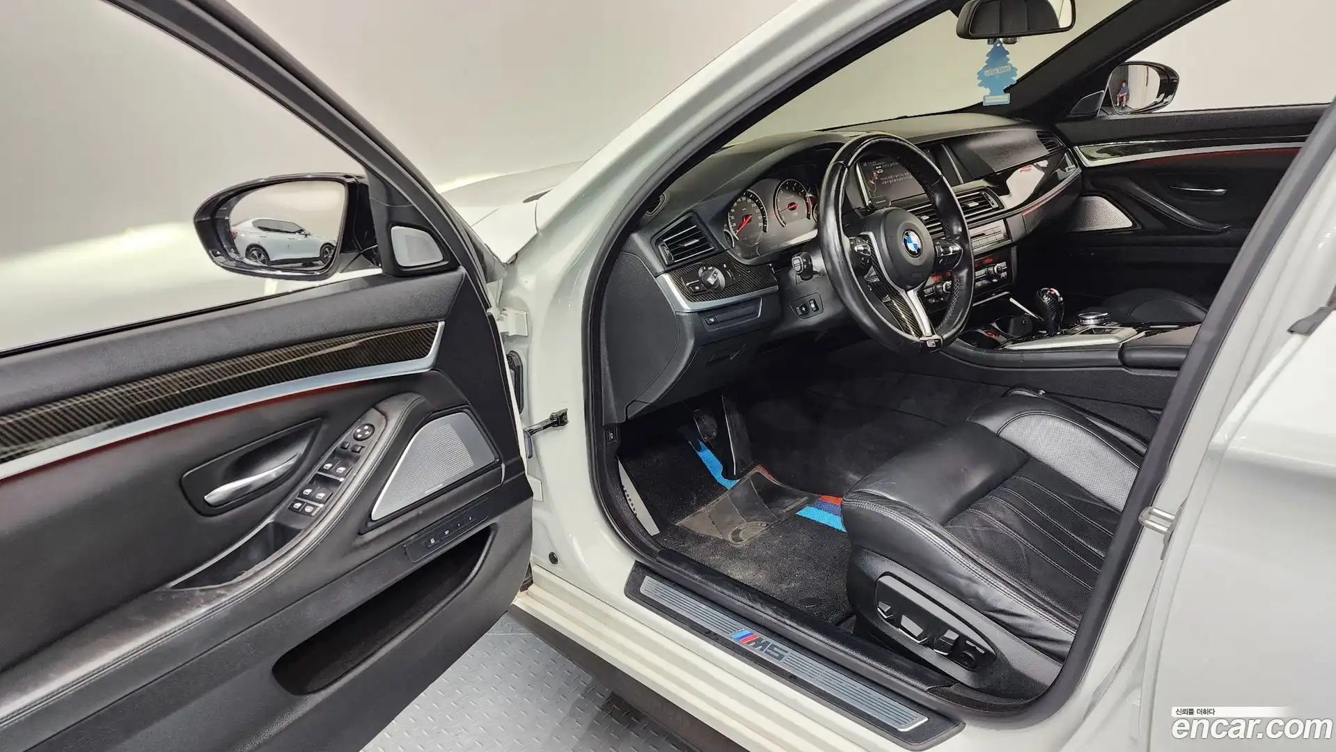 M5 BMW 2015.5-INNER-010