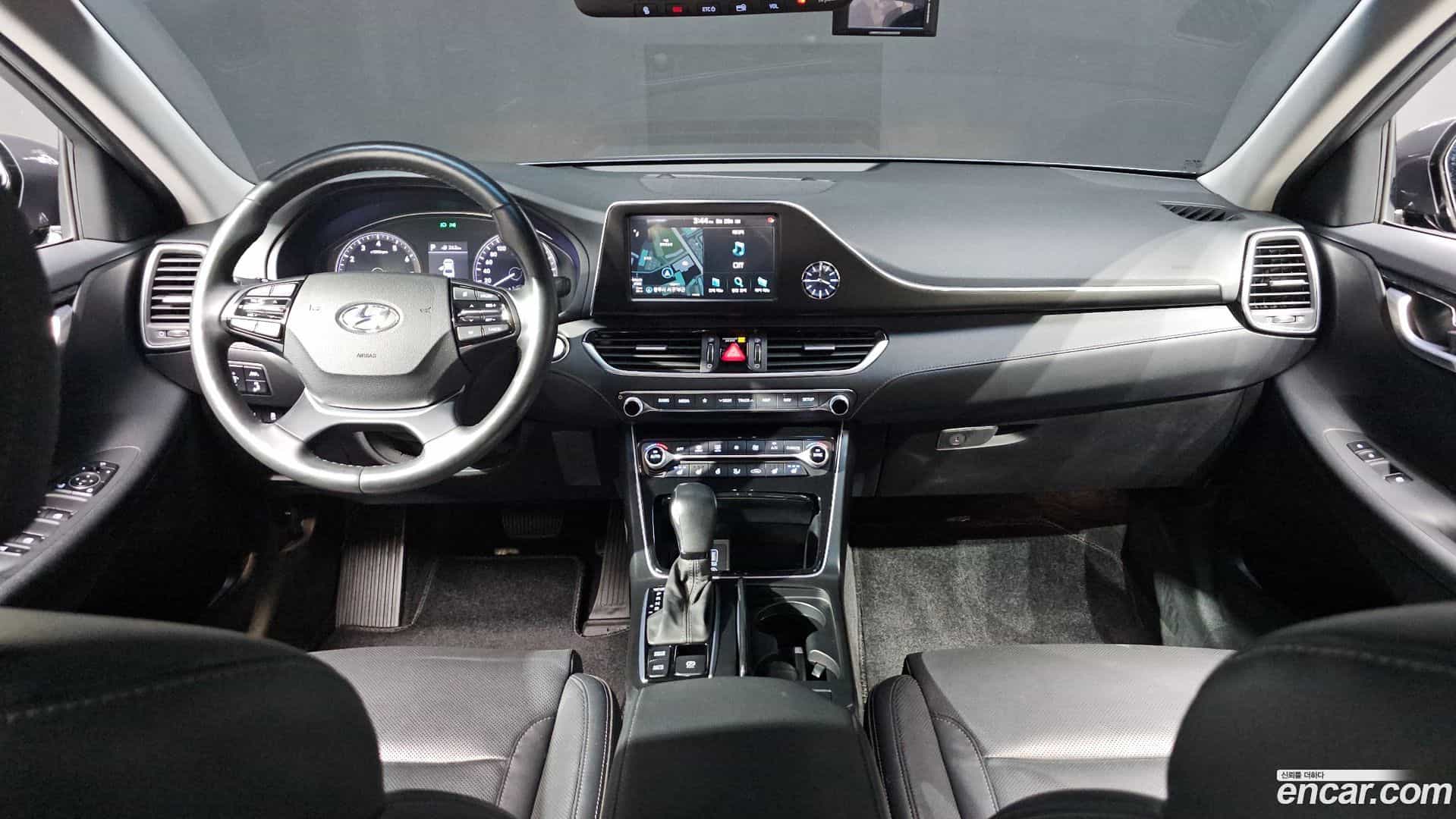 Grandeur Hyundai 2018.11-INNER-007