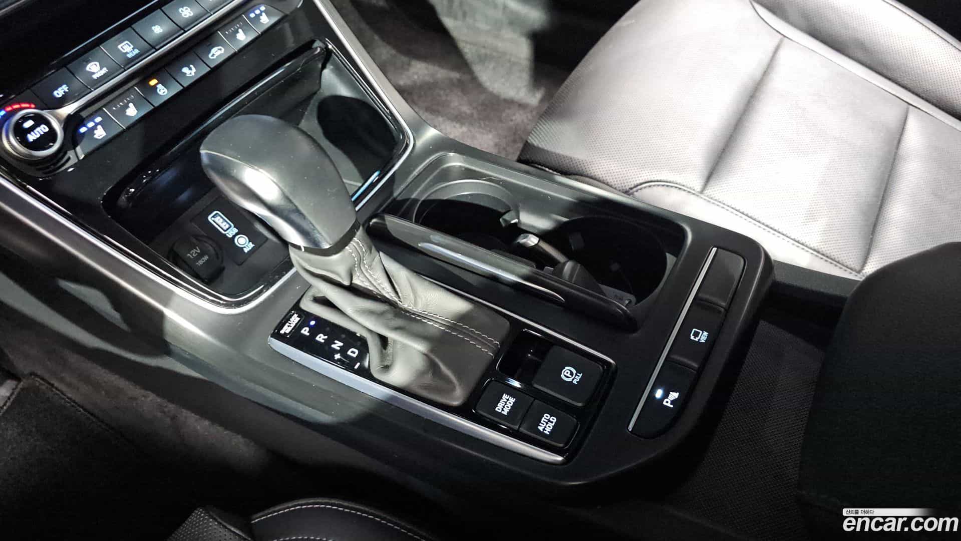 Grandeur Hyundai 2018.11-INNER-009