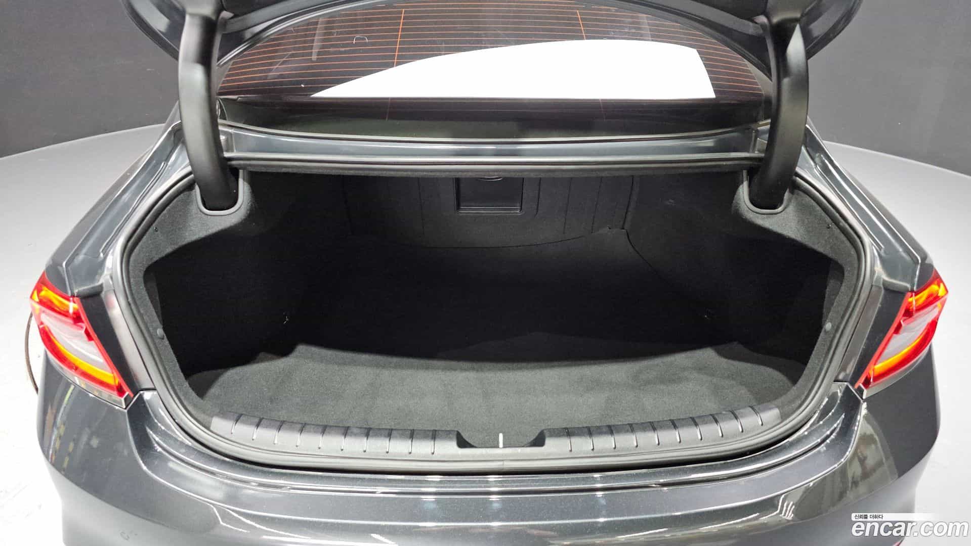 Grandeur Hyundai 2018.11-OPTION-024